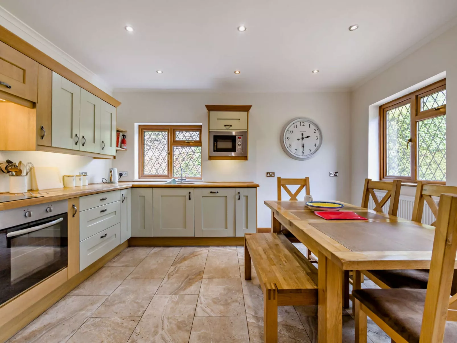 The House at No. 47-Binnen