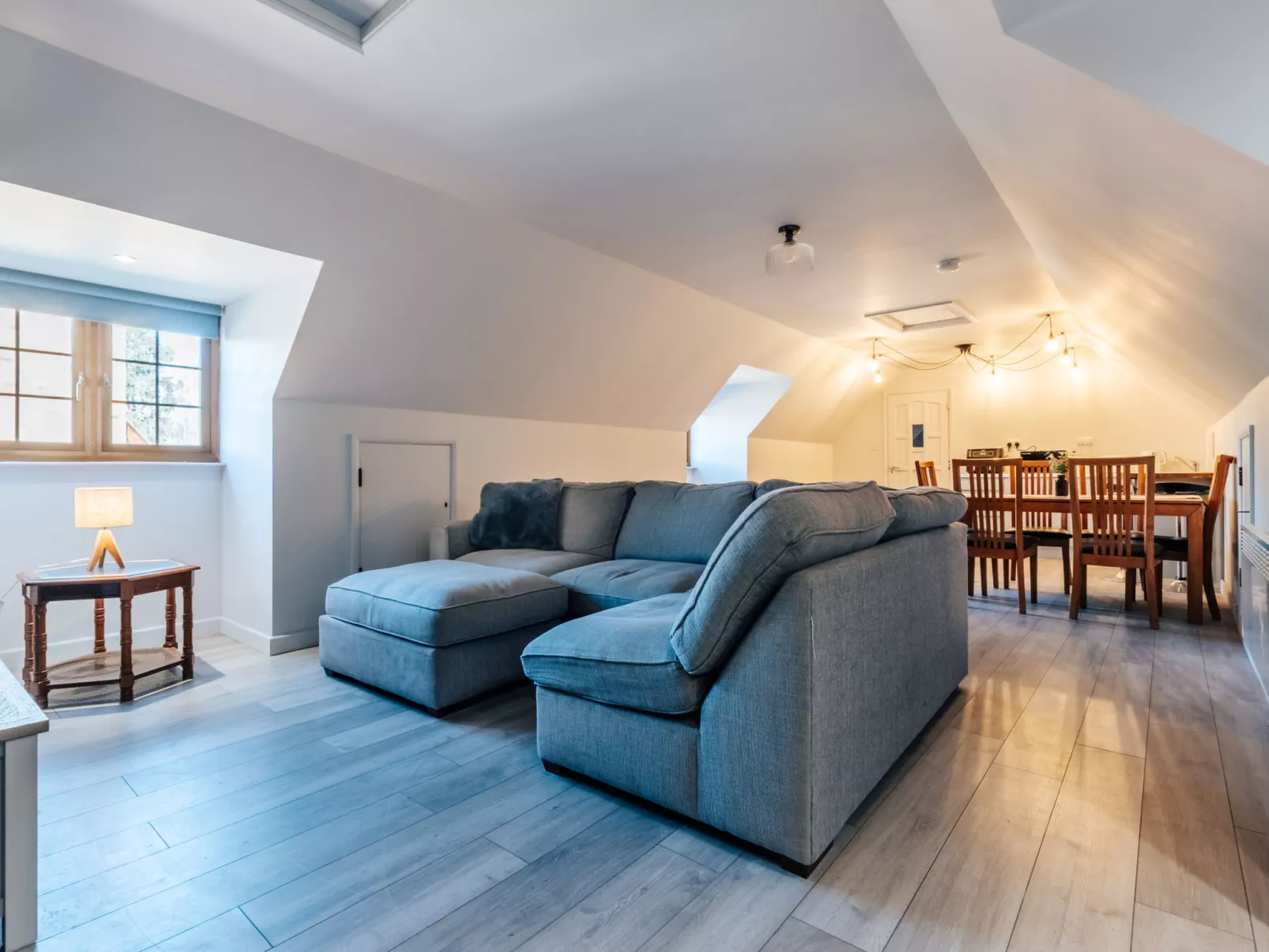 Hazel Rose Cottage-Binnen