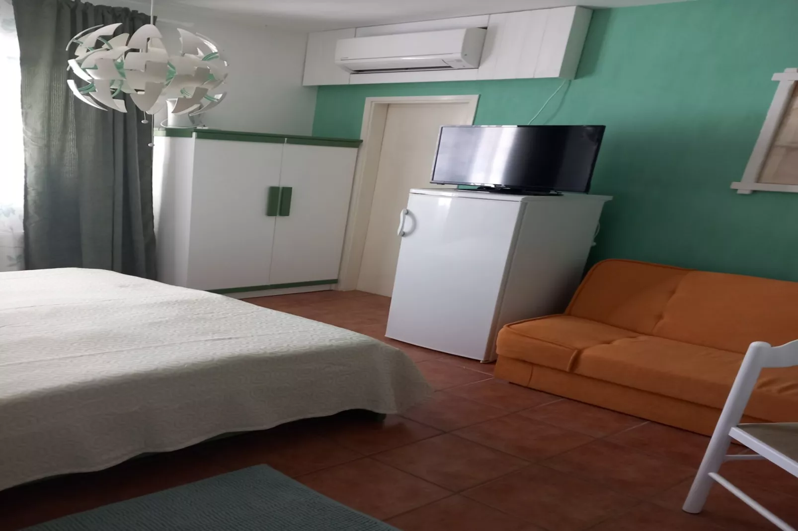 Guest House Green Corner Supetarska Draga - Triple Room with Terrace and Sea View-Binnen