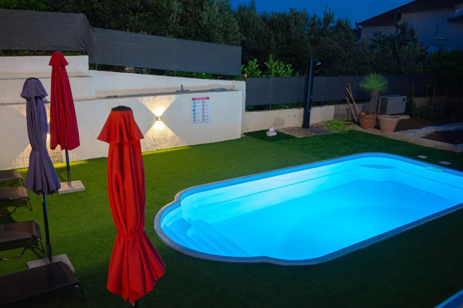 One-Bedroom Apartment (A4)-Zwembad