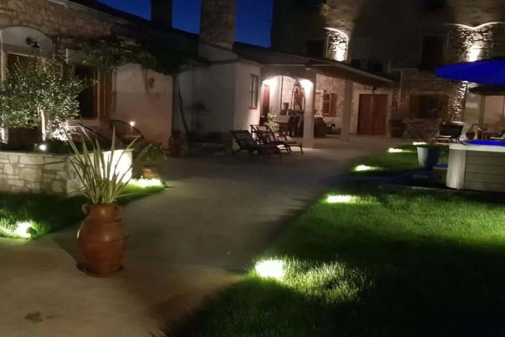 Two bedroom apartment ( Second floor) -(A2)-Buitenlucht