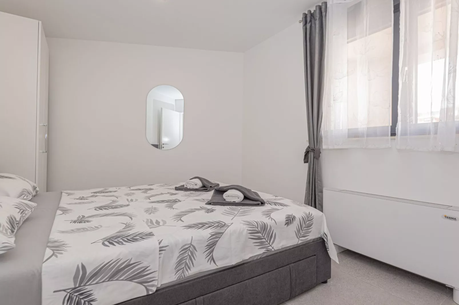 Four-Bedroom Villa With Pool-Slaapkamer