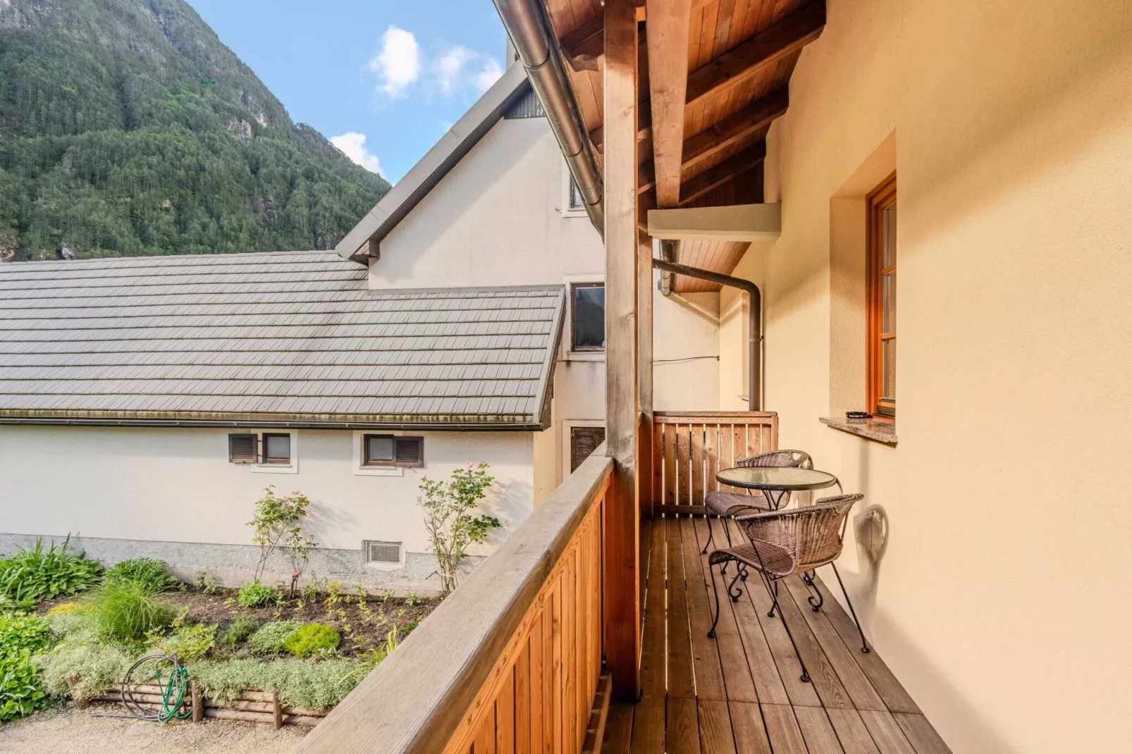 Log pod Mangartom Amazing Apartment with Balcony - One Bedroom Apartment with Balcony-Uitzicht