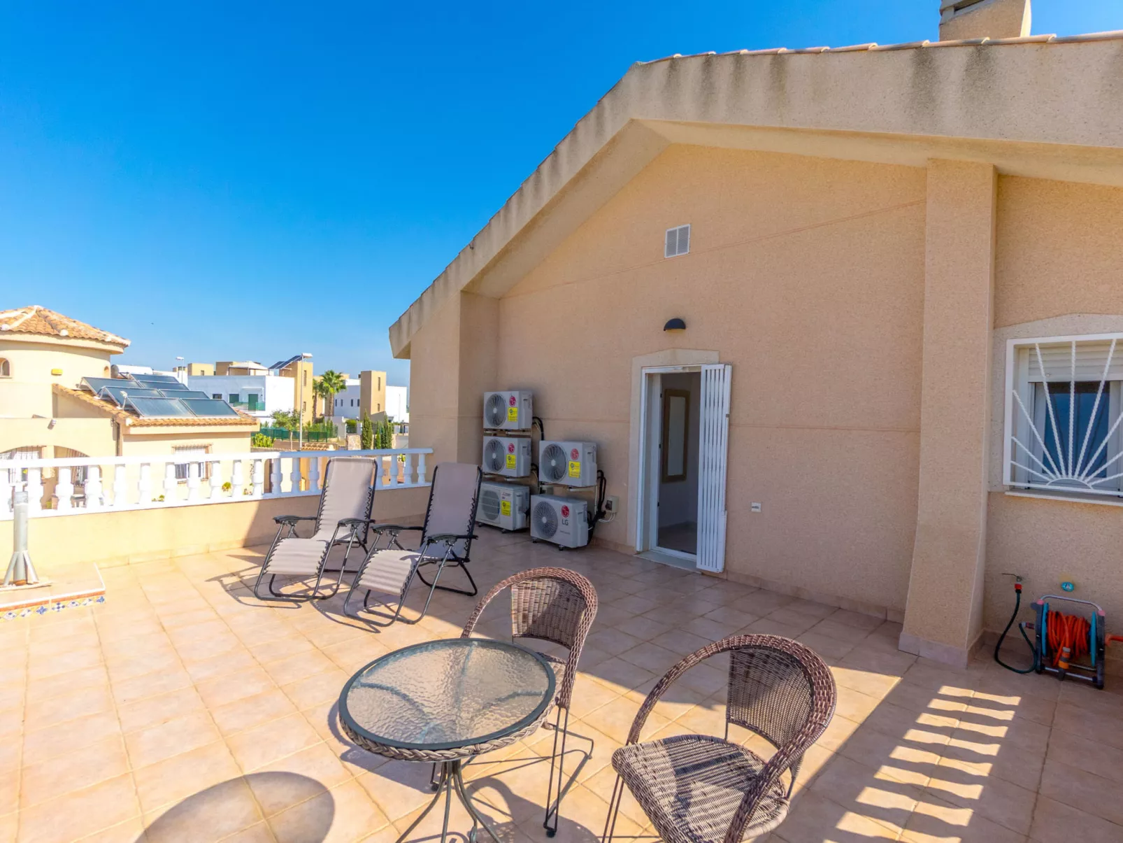 Villa Recorral-Buiten