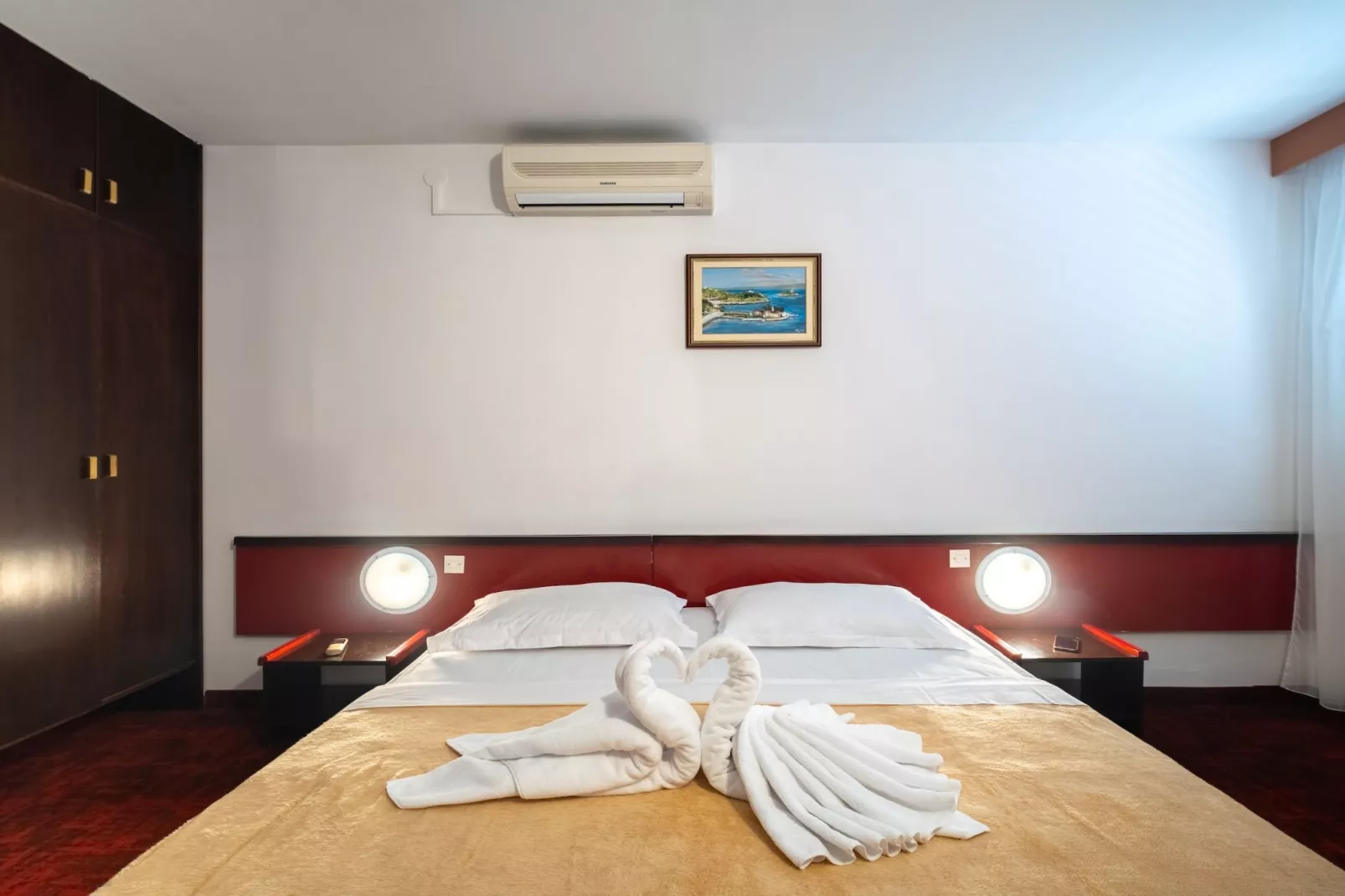 Hotel Issa - Double Room Sea View 9 - Slaapkamer