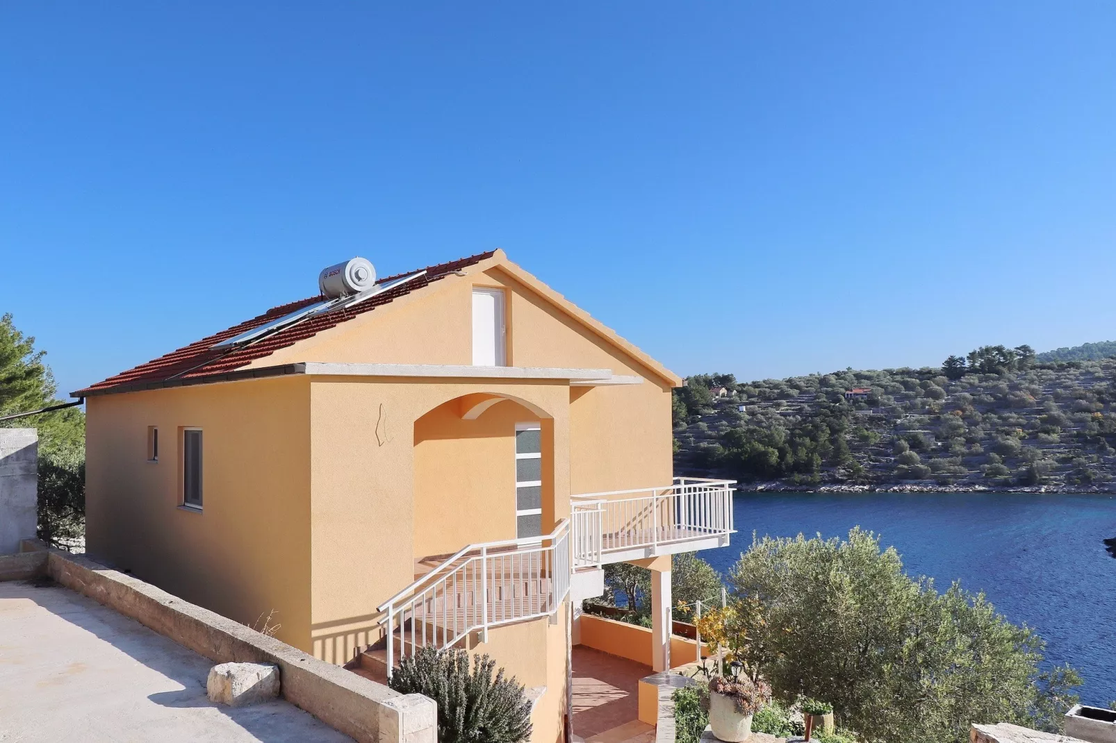 Peaceful Holiday House Senija - Four bedroom Holiday Home with Terrace and Sea View-Buitenlucht