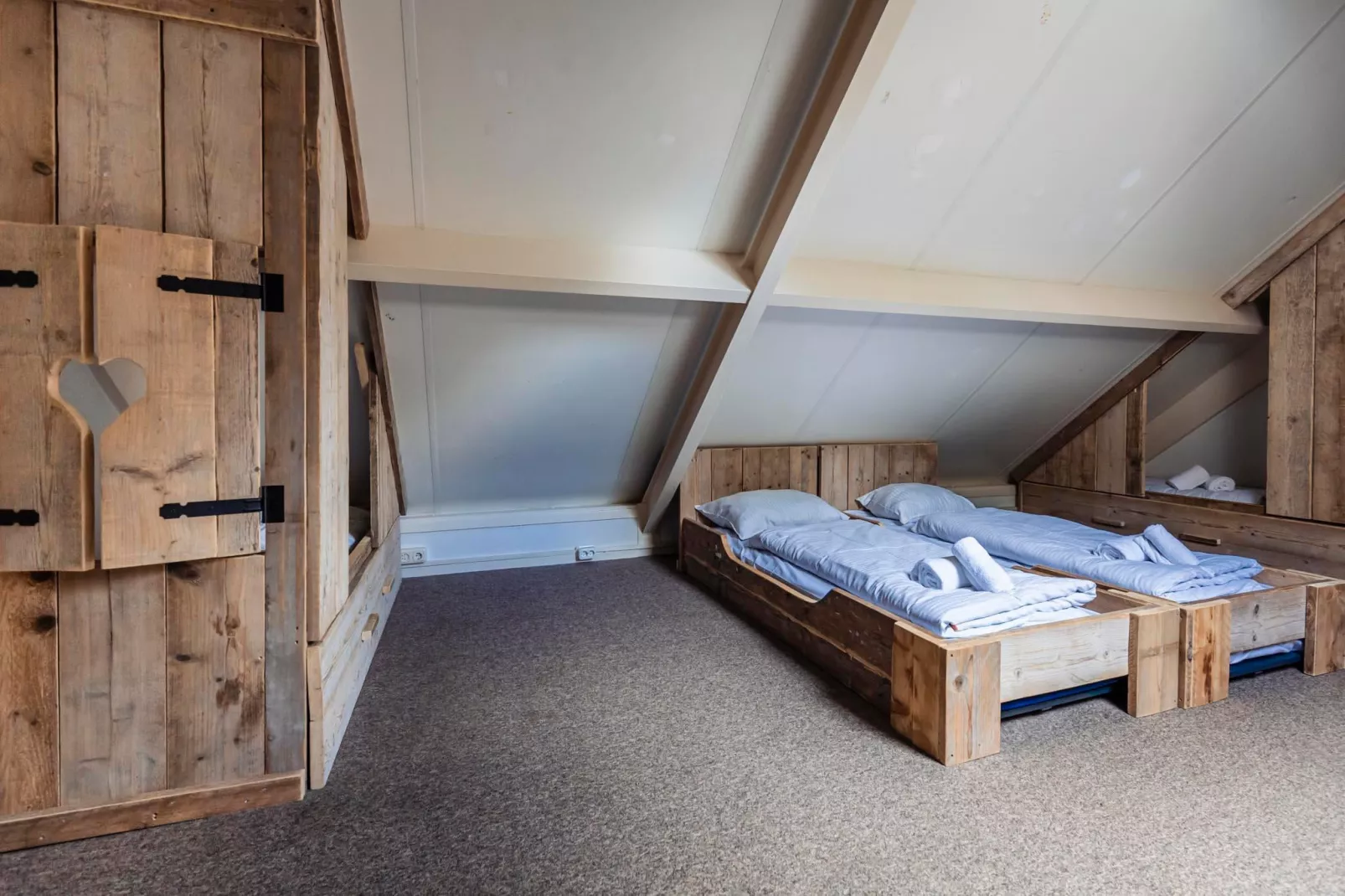 16 - Persons Family bungalow-Slaapkamer