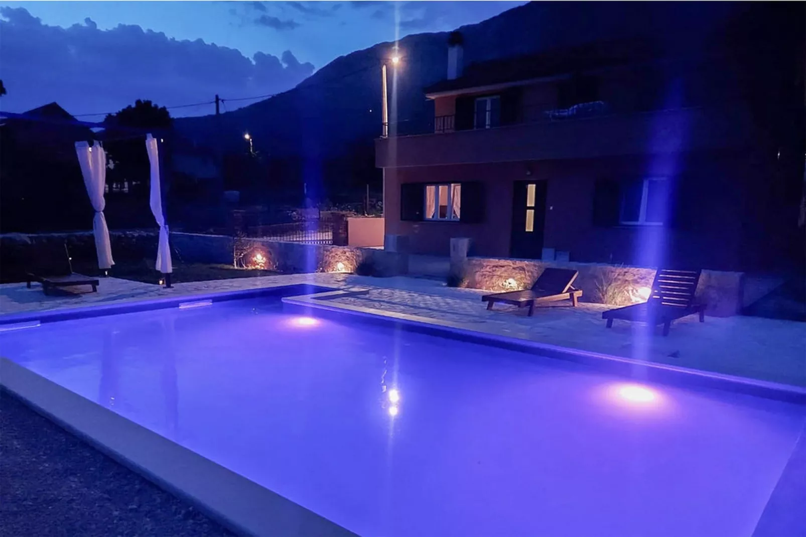 Villa Vinka - Three Bedroom Villa with Swimming Pool-Buitenlucht