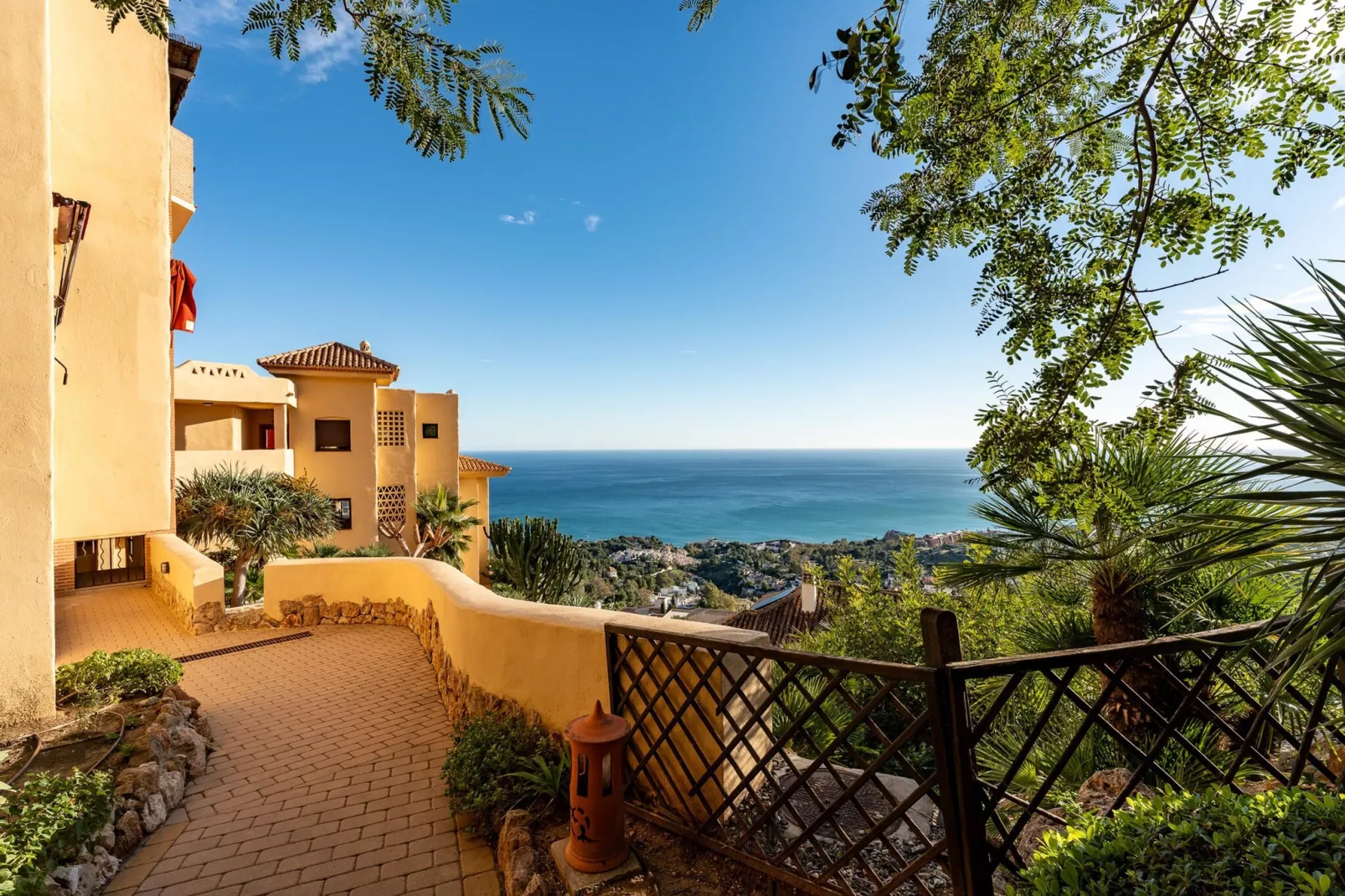 CT 349 - Faro's Stupa Hills - Benalmadena