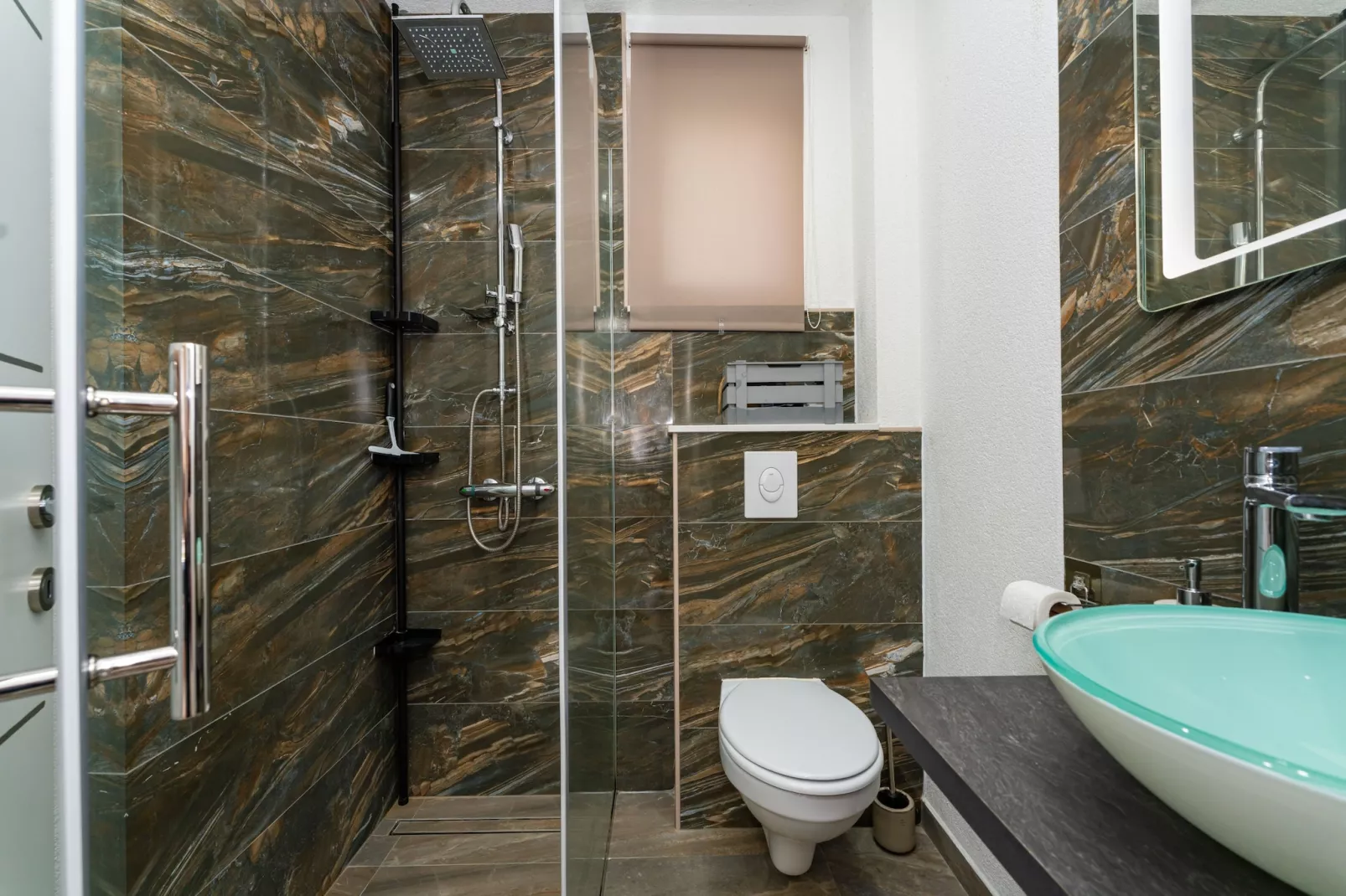 Apartment Nikita with private pool-Badkamer