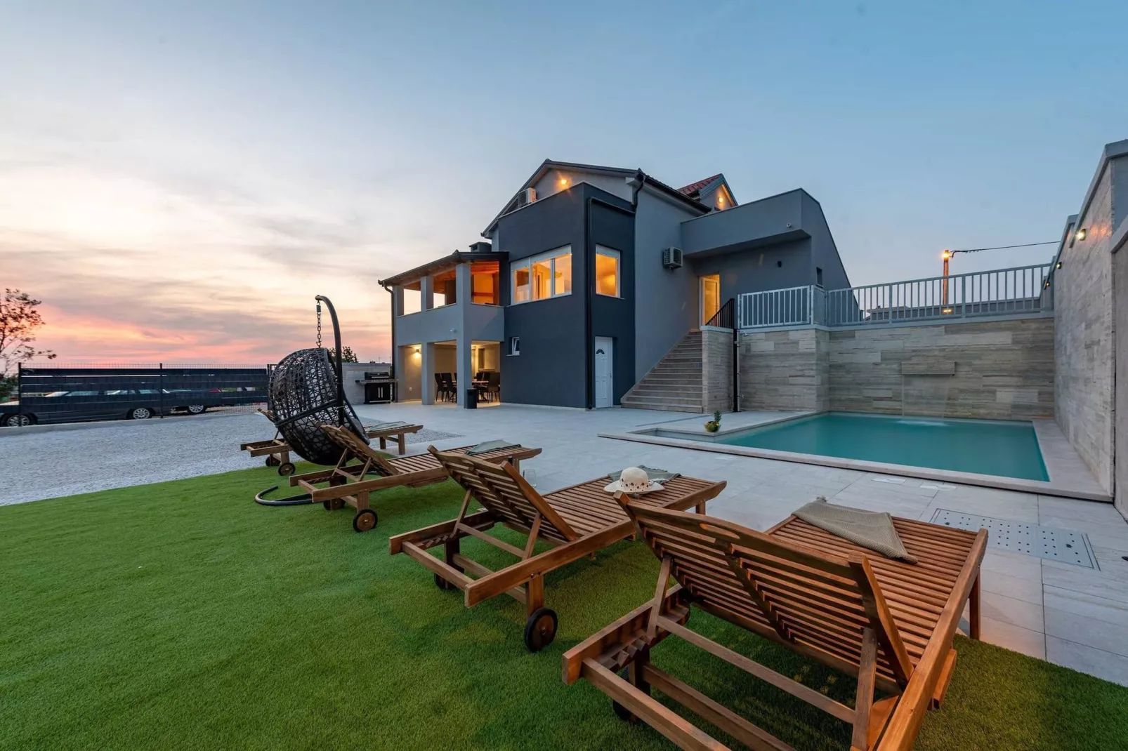 Villa Pezer with heated pool & sauna-Buitenkant zomer