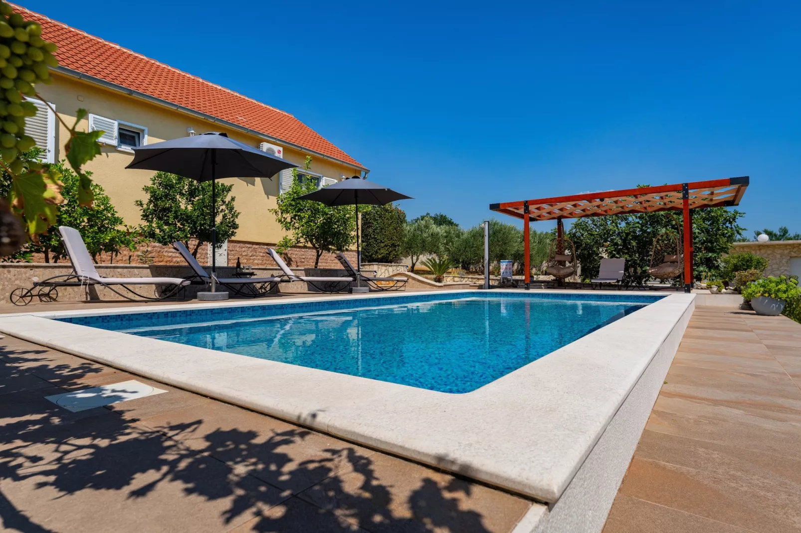 Villa Sucic with private pool-Zwembad