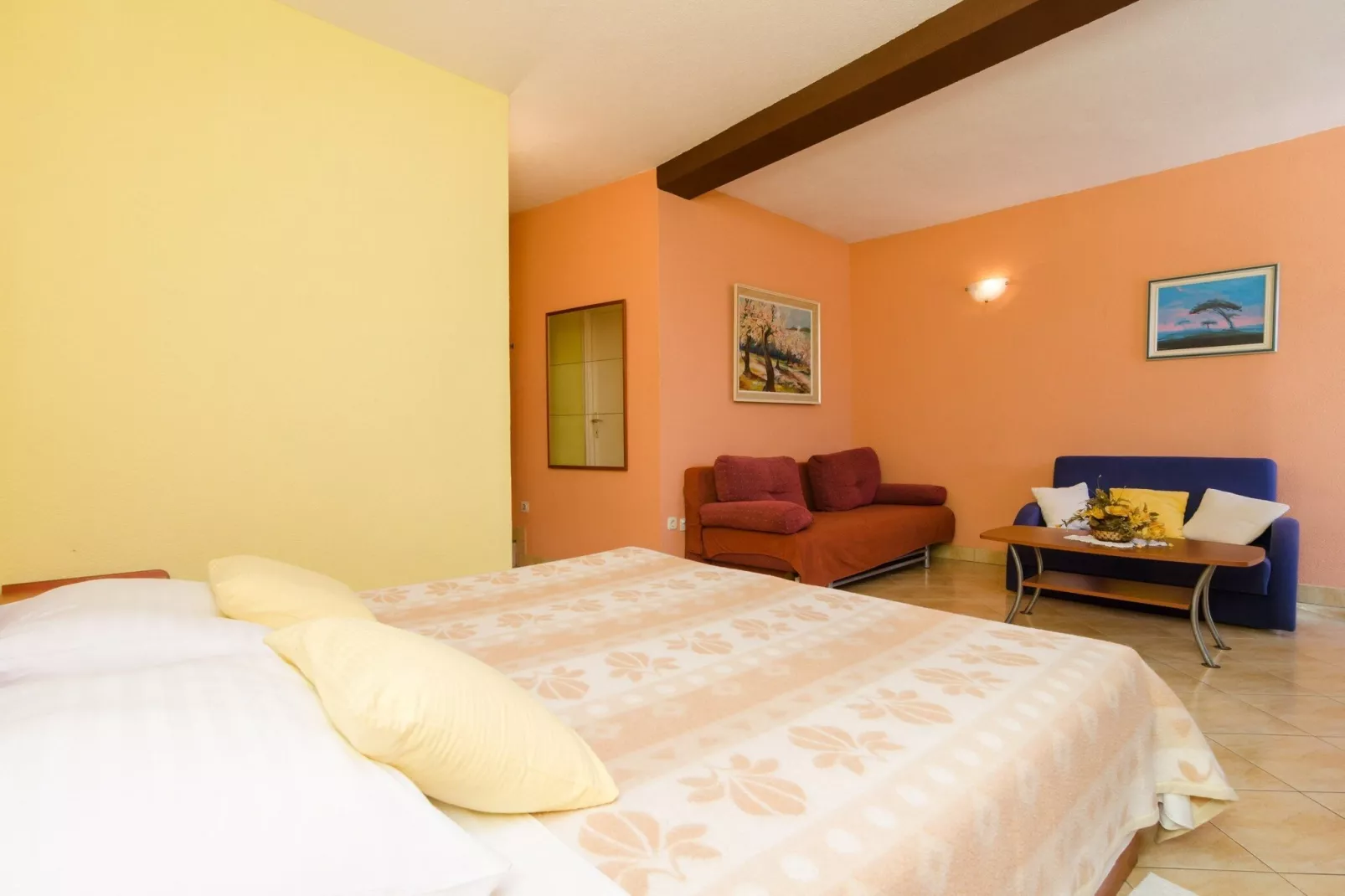 Apartment Olga - Studio Apartment with Terrace-Binnen