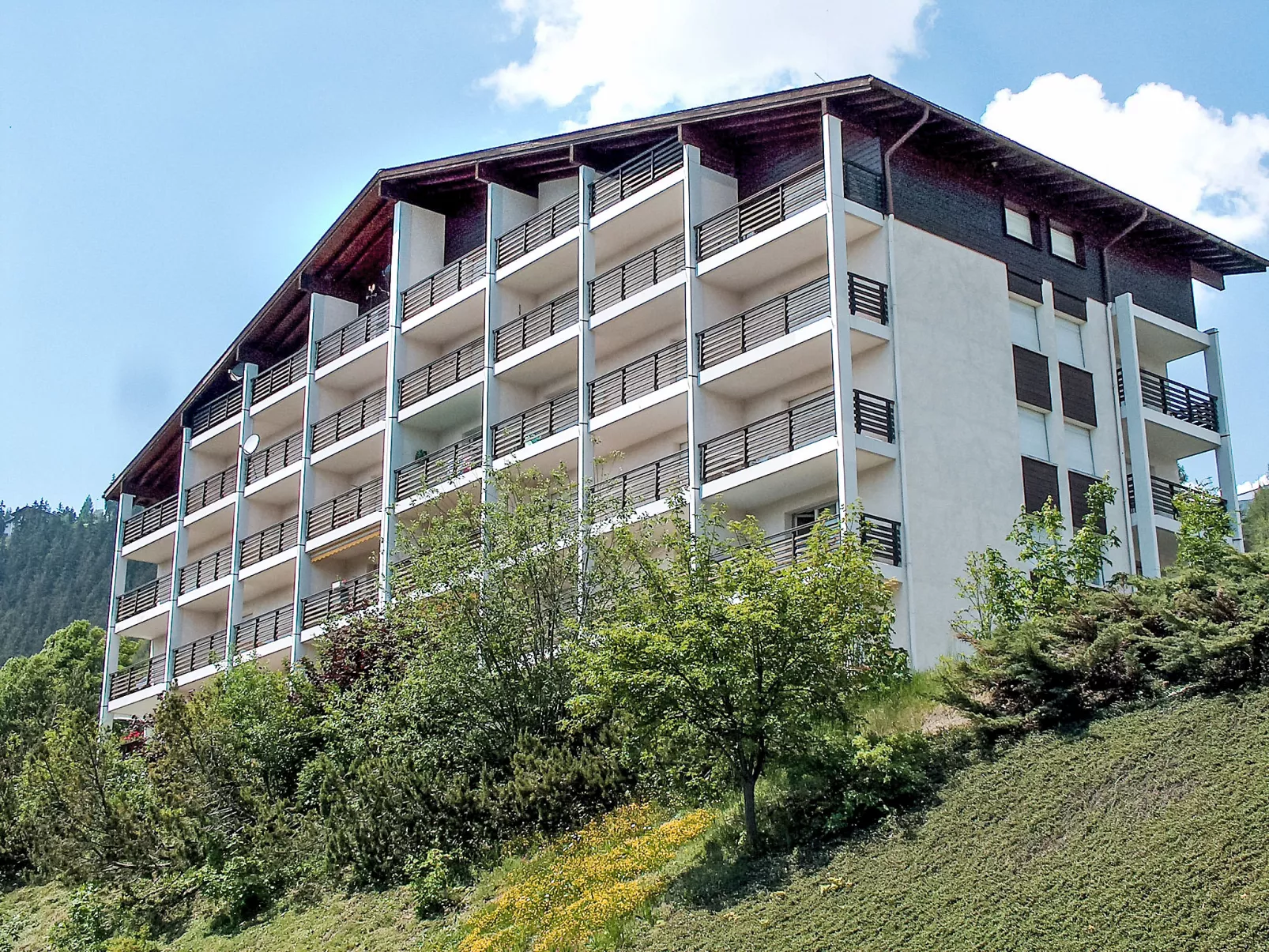 Armorial Ouest 51-Buiten