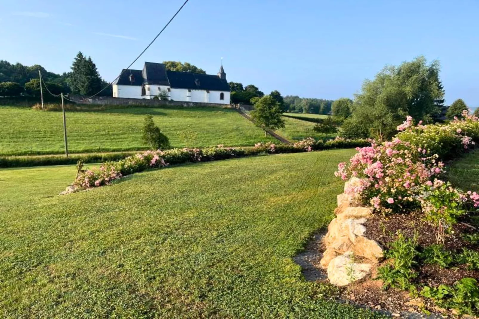 Eifel-Finca mit Whirlpool und Gartenlounge-Tuinen zomer