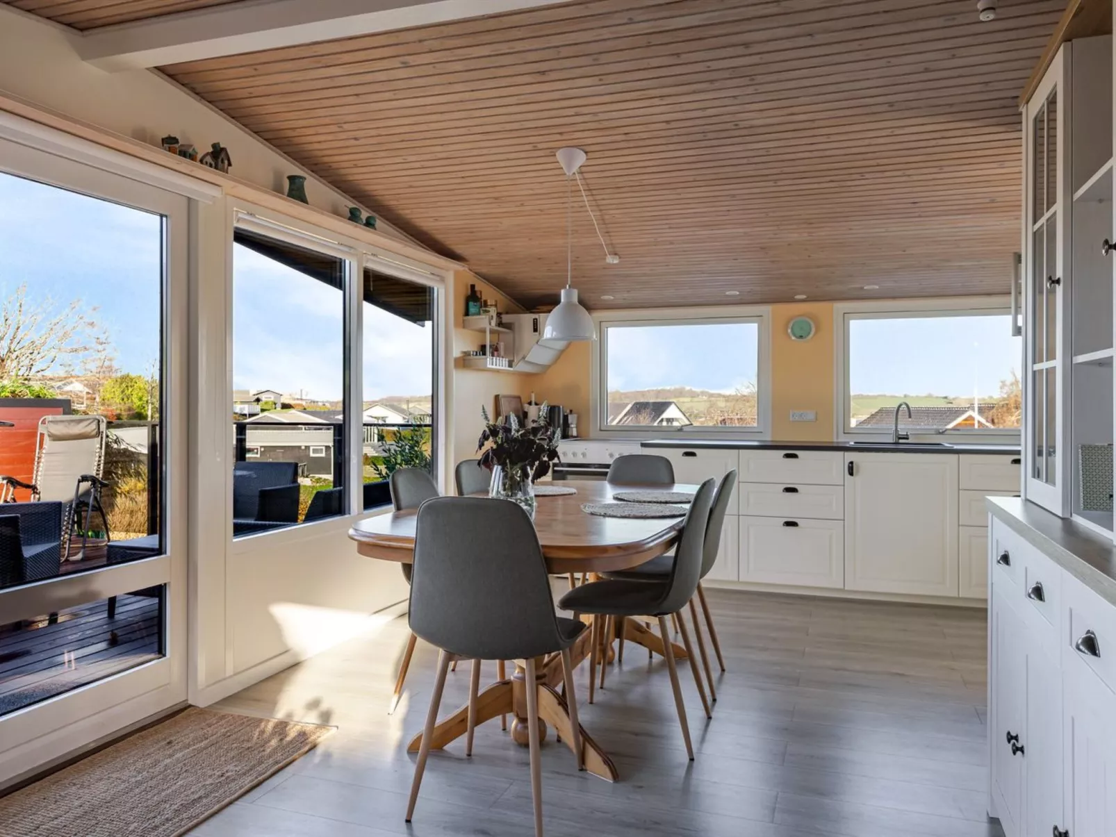 "Martti" - 200m from the sea-Binnen