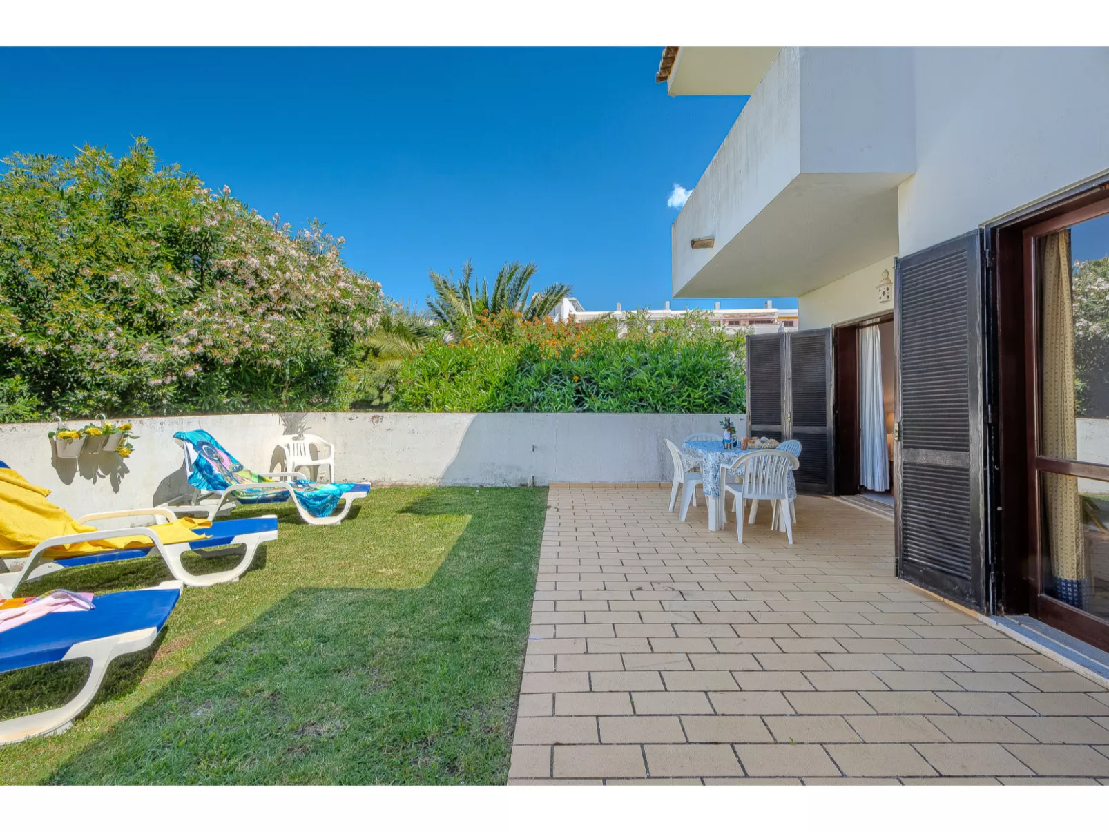 Rita - Sunny Way-Buiten