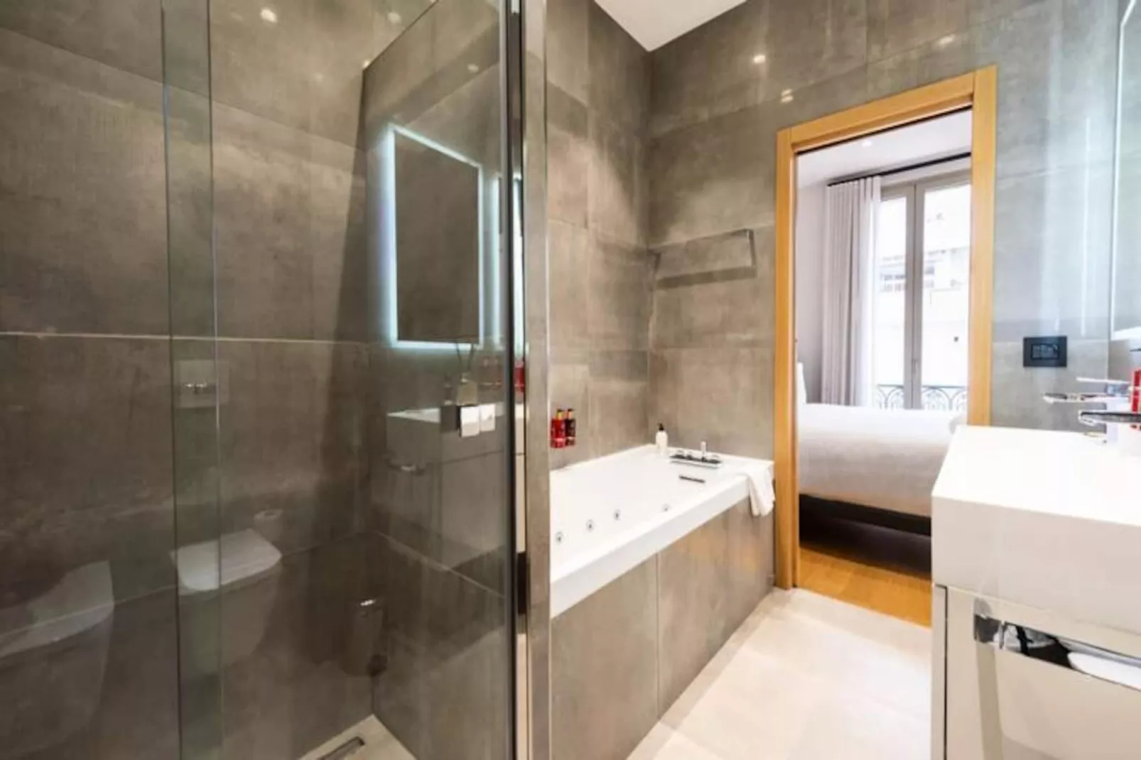 Résidence Duplex 145m² Terrasse Et Ascenseur Privé-Niet-getagd