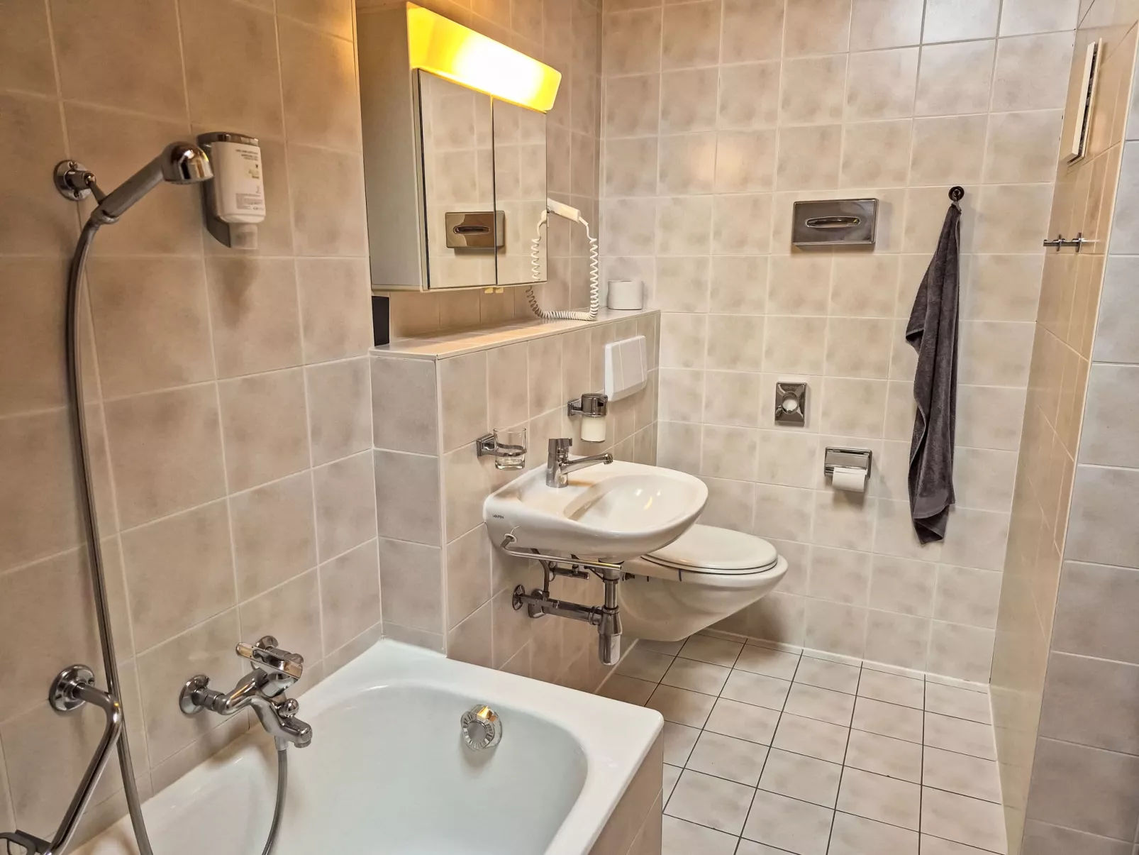 Les Thermalies 202-Binnen