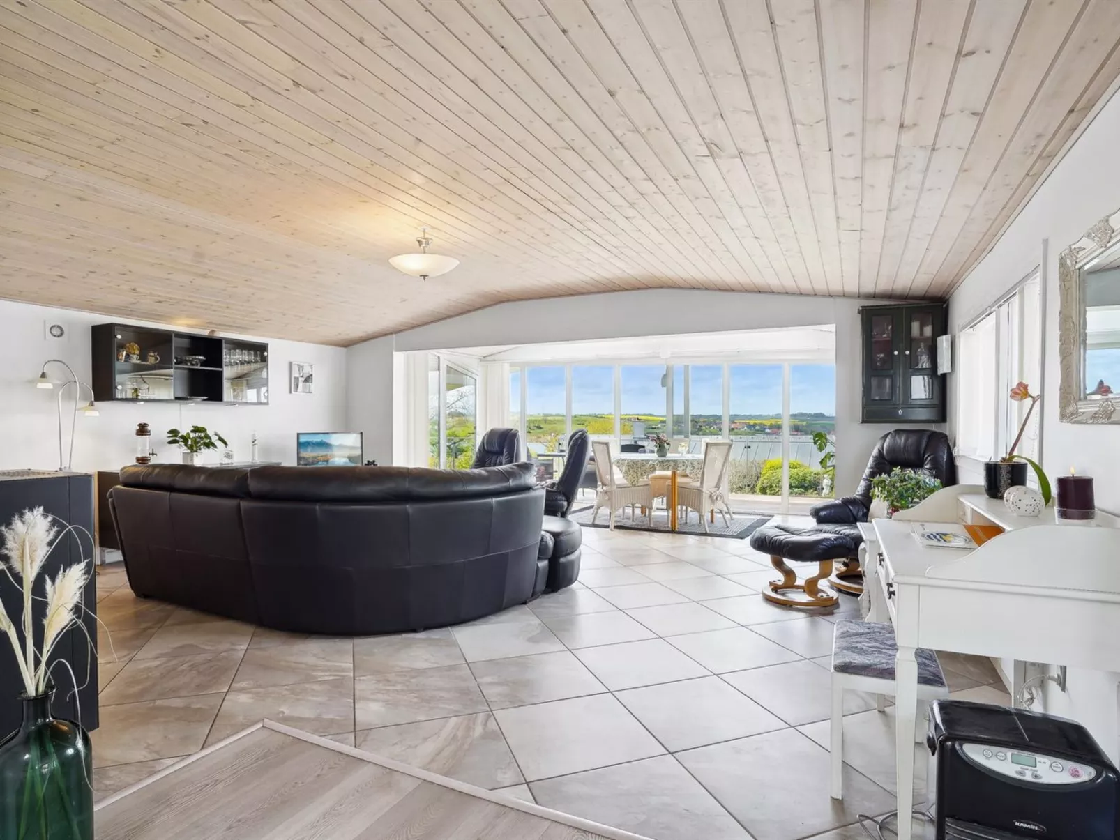 "Annabeth" - 300m to the fjord-Binnen