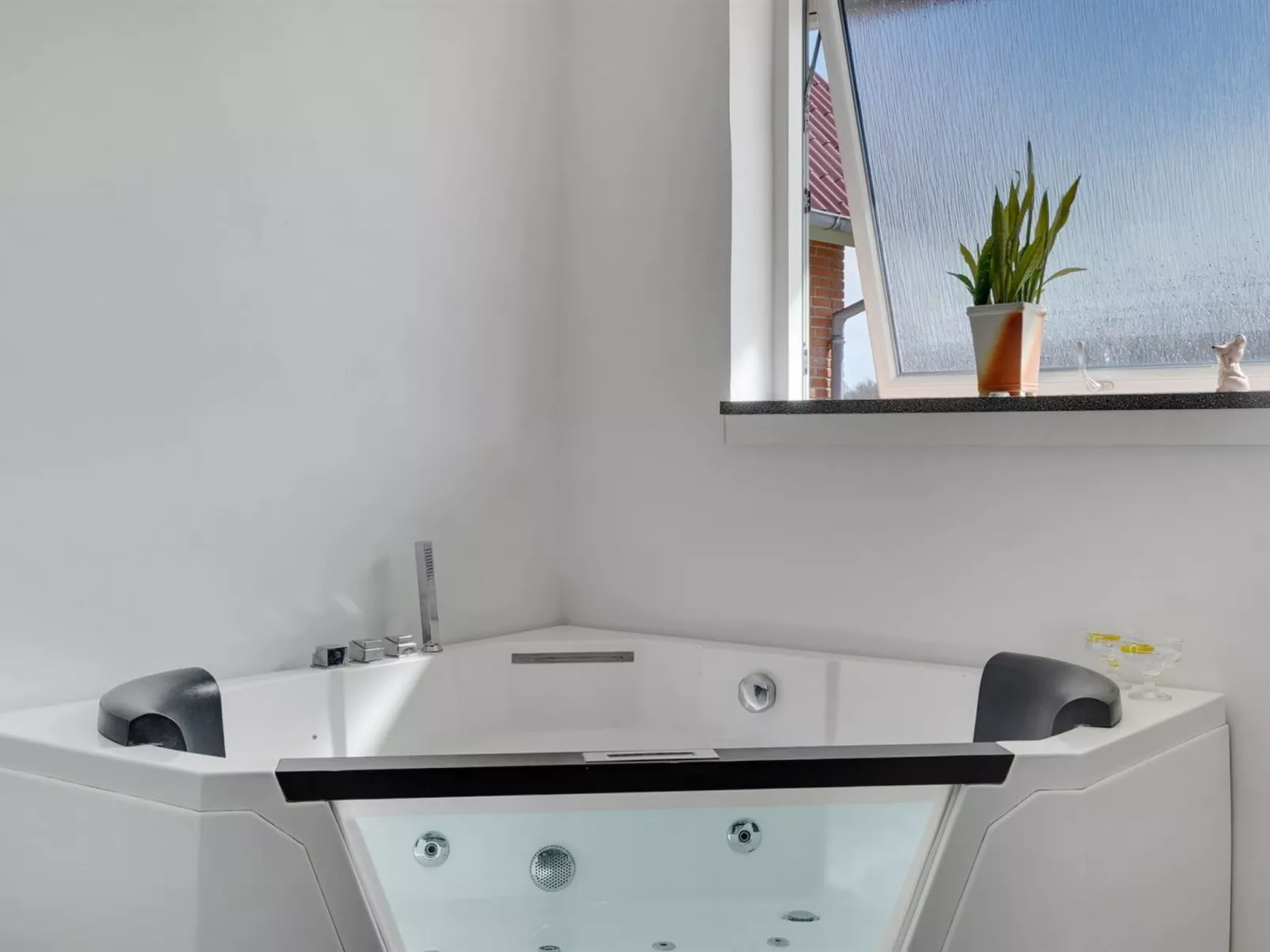 "Markhild" - 300m to the fjord-Binnen