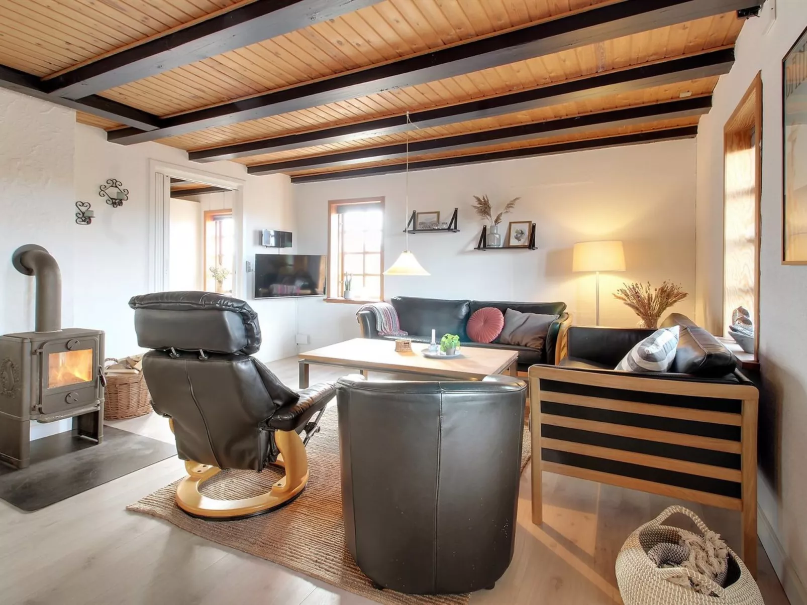 "Karla" - 100m from the sea-Binnen