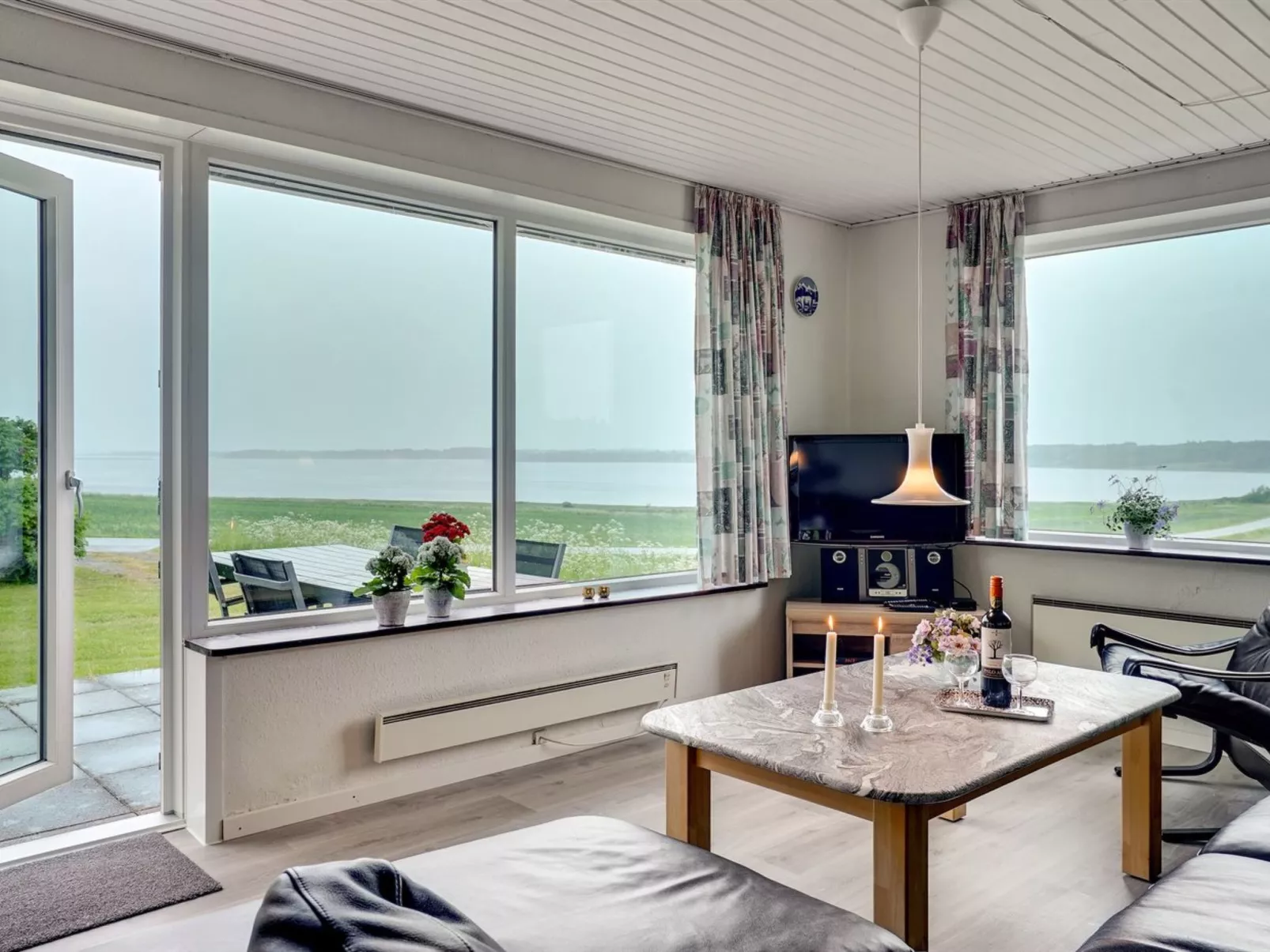 "Ephra" - 250m to the fjord-Binnen