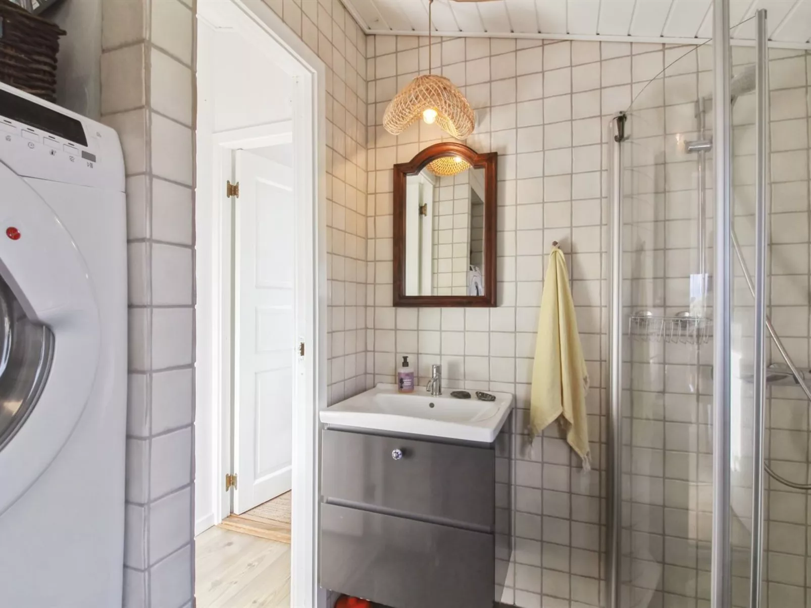 "Anissa" - 100m from the sea-Binnen