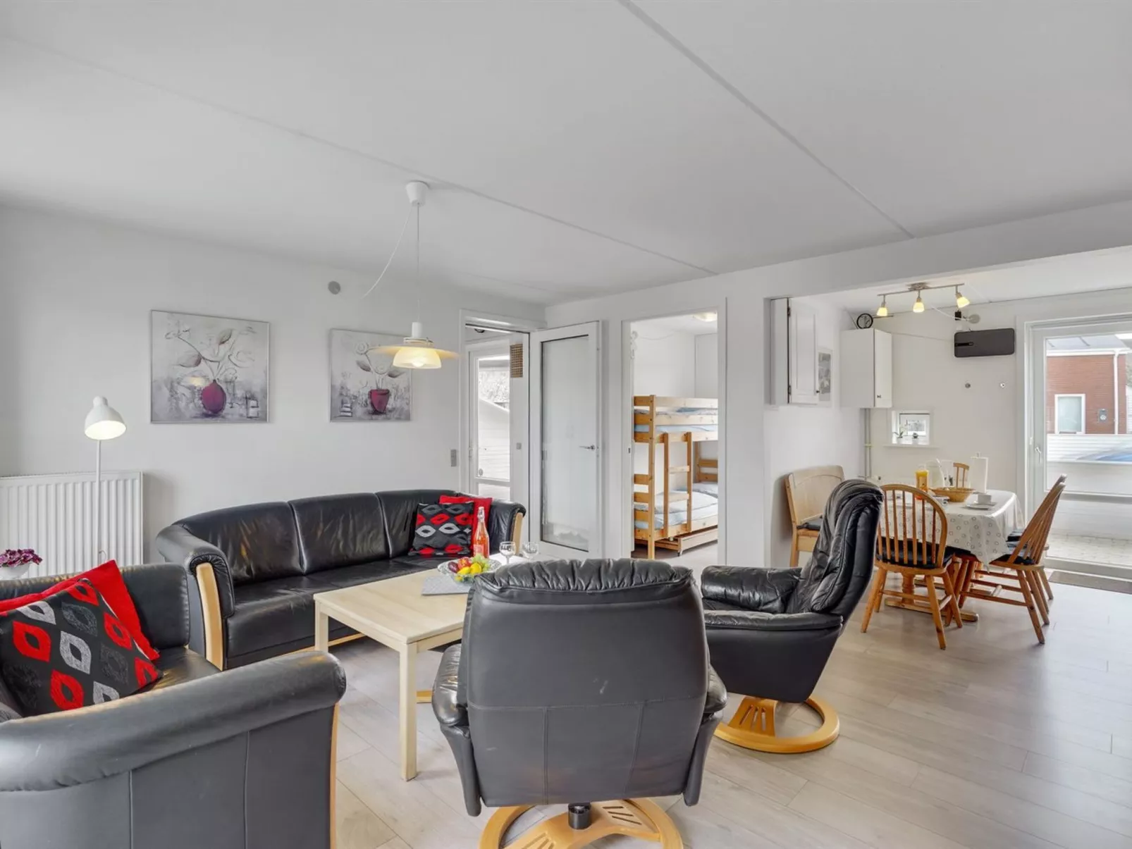 "Mariam" - 2.3km from the sea-Binnen