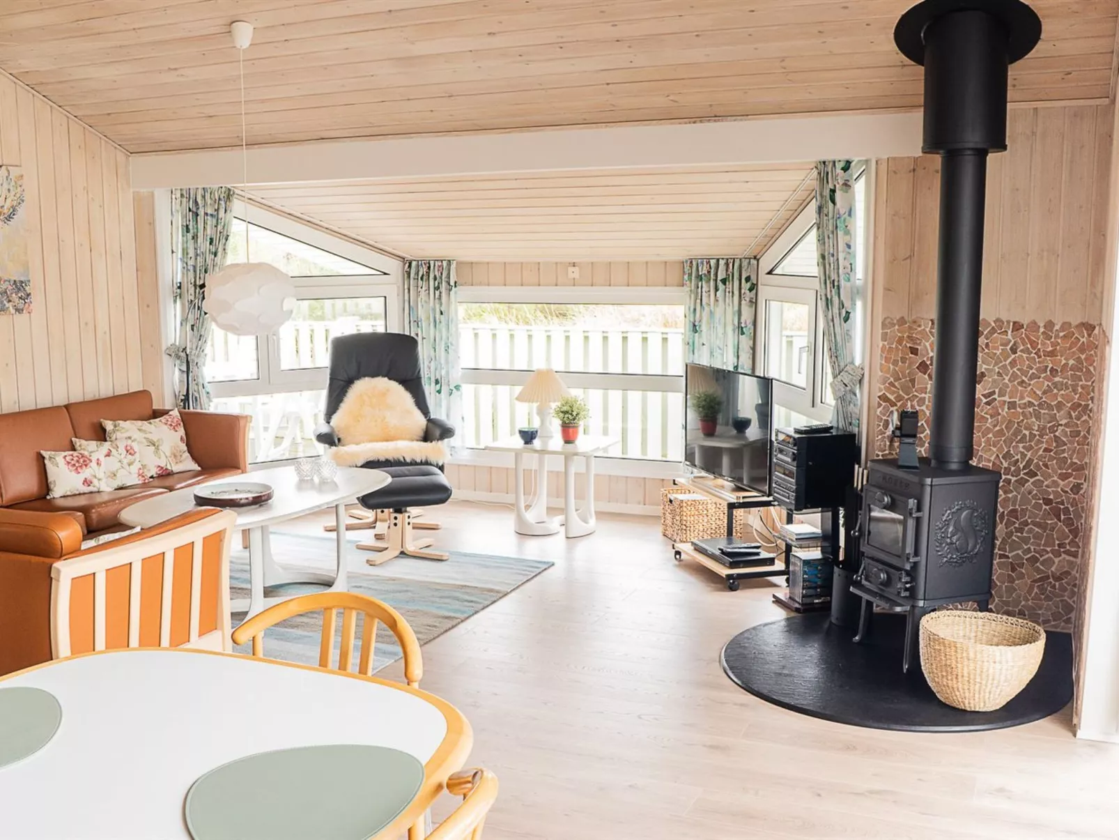 "Mila" - 750m from the sea-Binnen