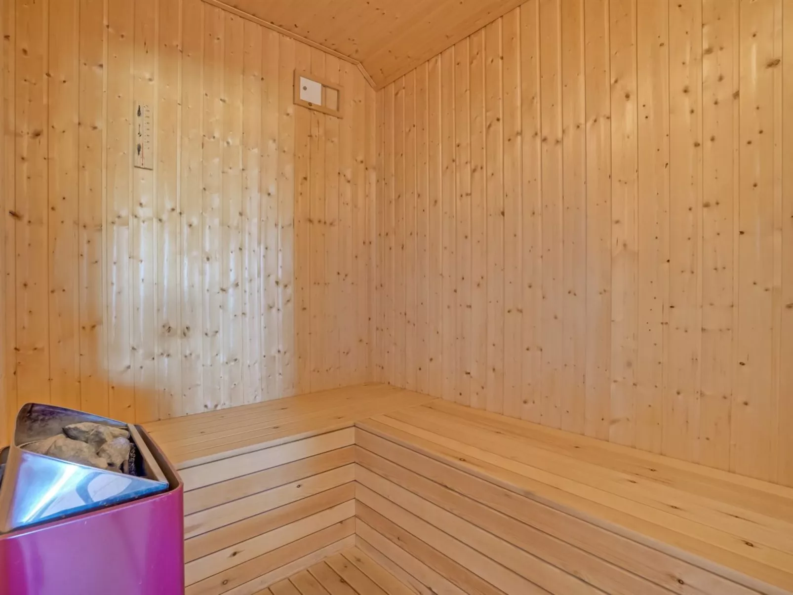 "Hedy" - 150m from the sea-Binnen