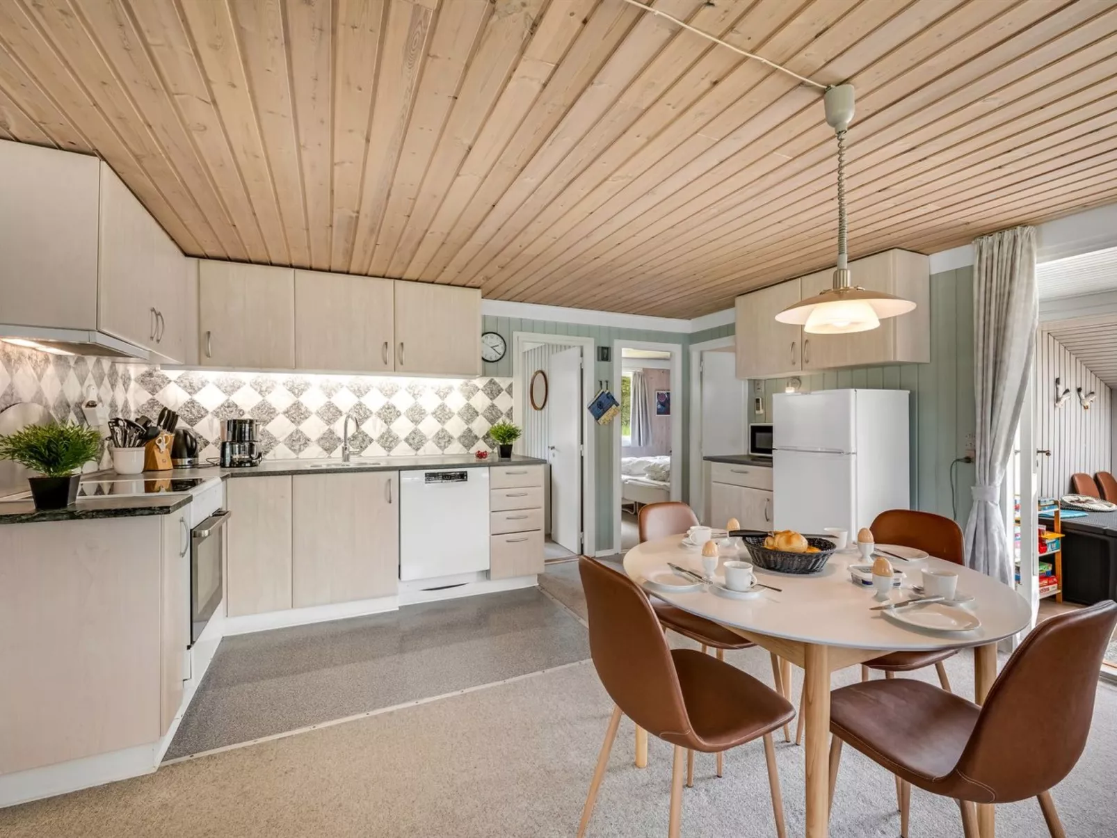 "Yardila" - 1.5km from the sea-Binnen