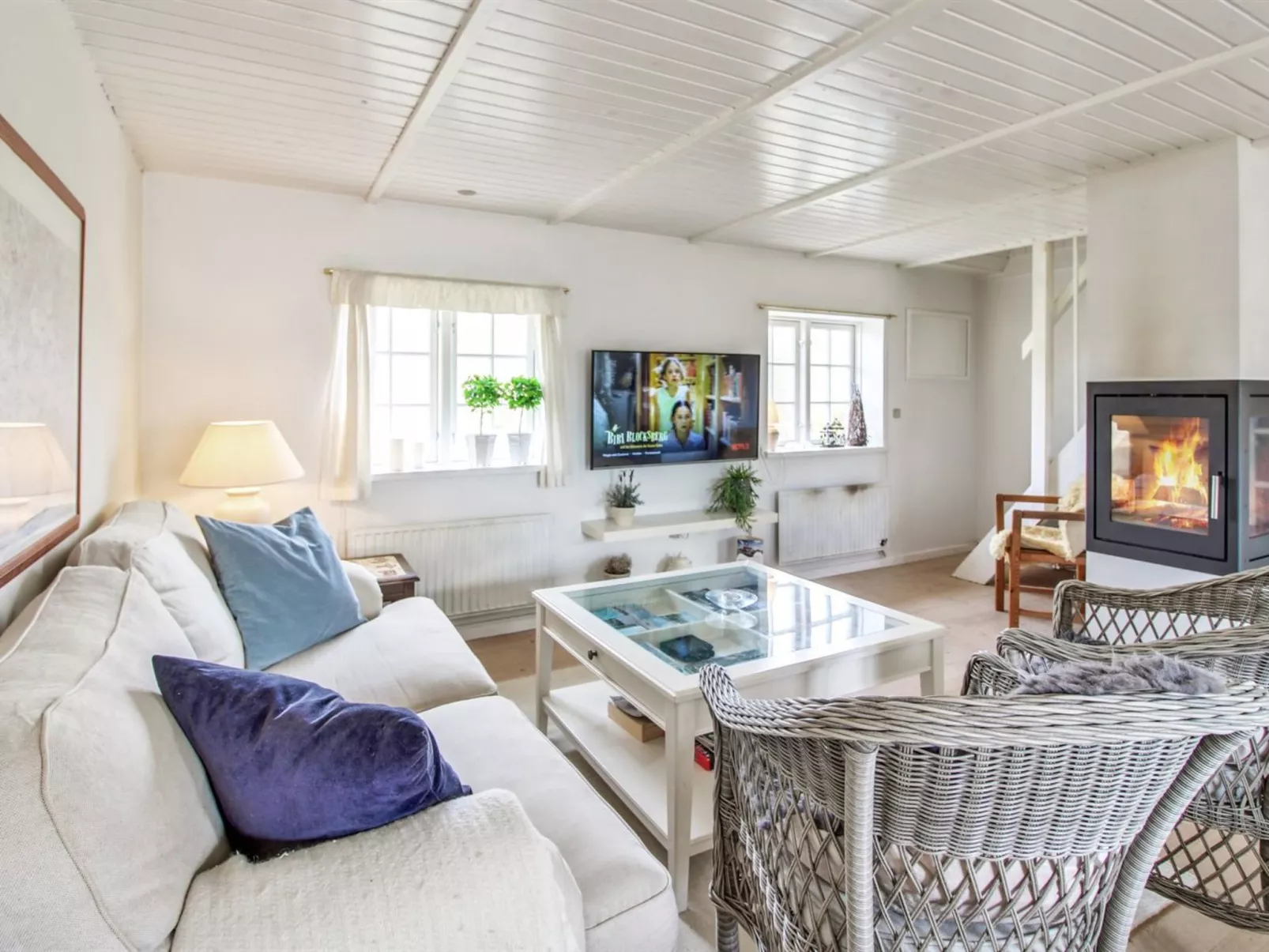 "Iivari" - 1.5km from the sea-Binnen