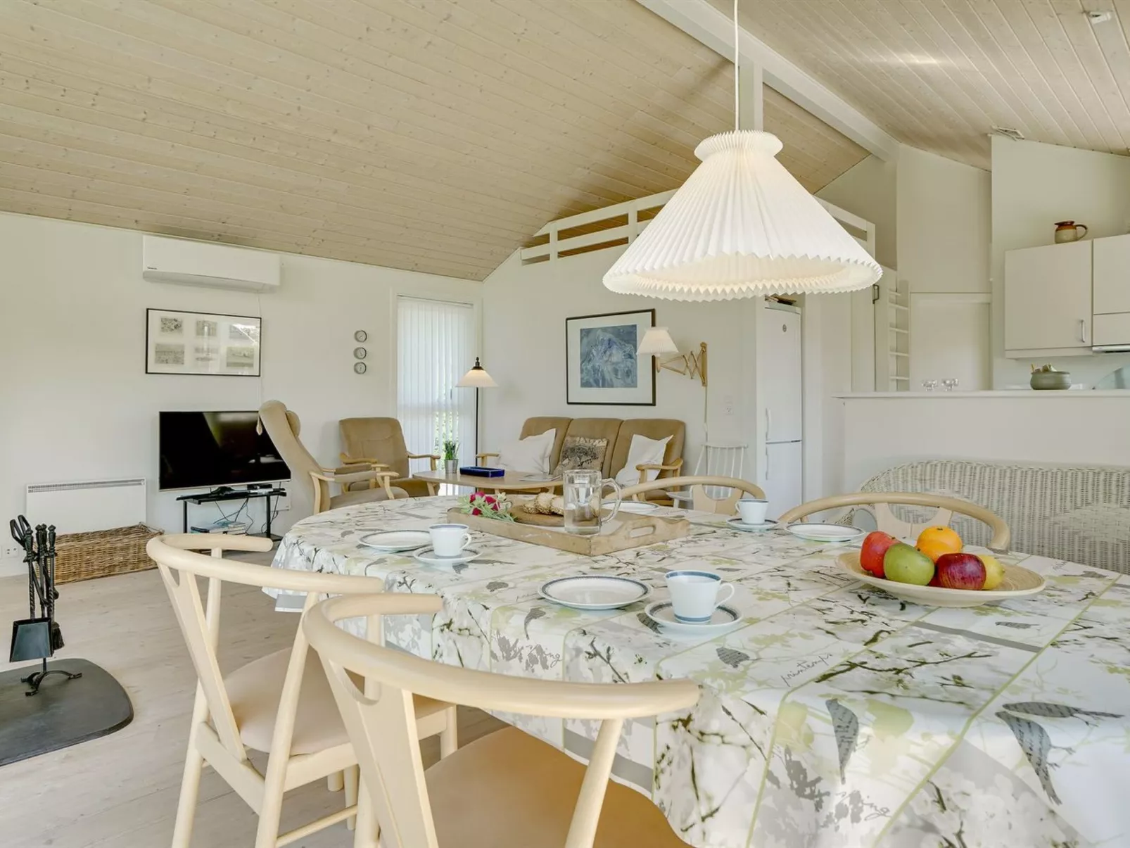 "Maybritt" - 100m from the sea-Binnen