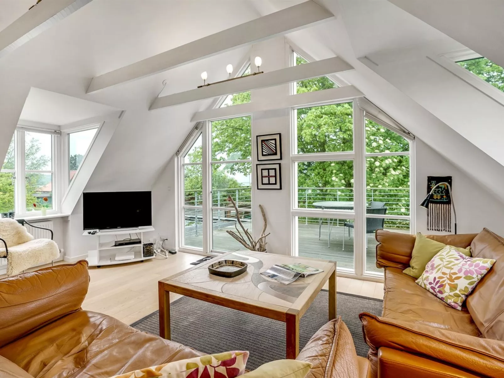 "Gullan" - 75m from the sea-Binnen