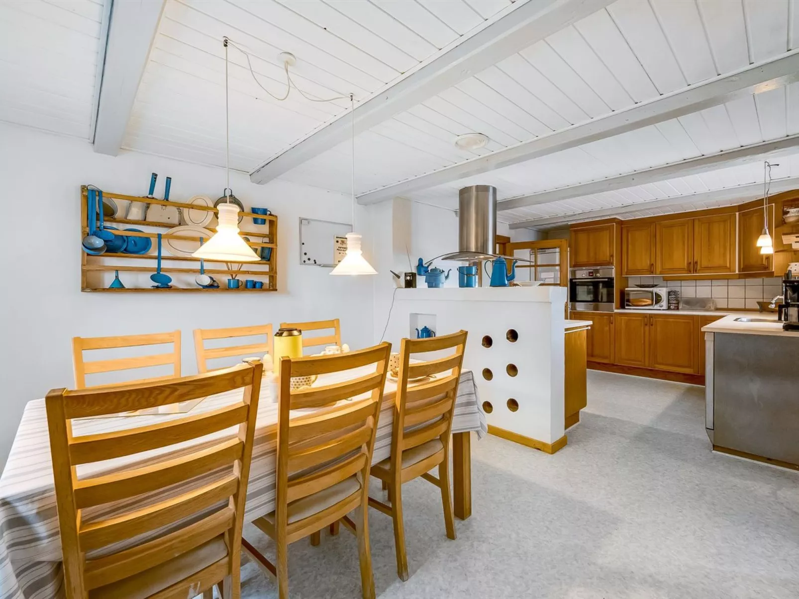 "Orvo" - 150m from the sea-Binnen