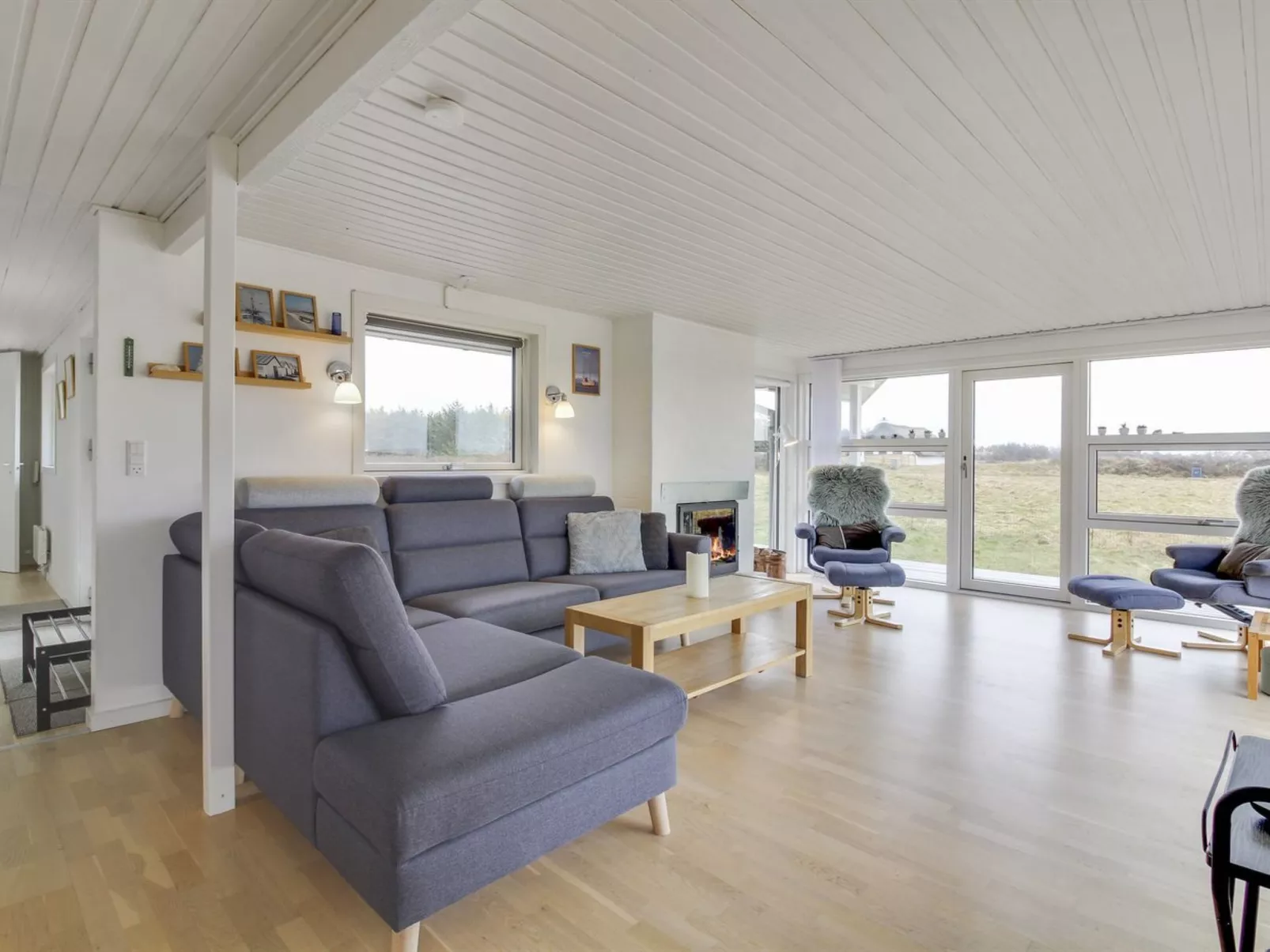 "Carelle" - 300m from the sea-Binnen