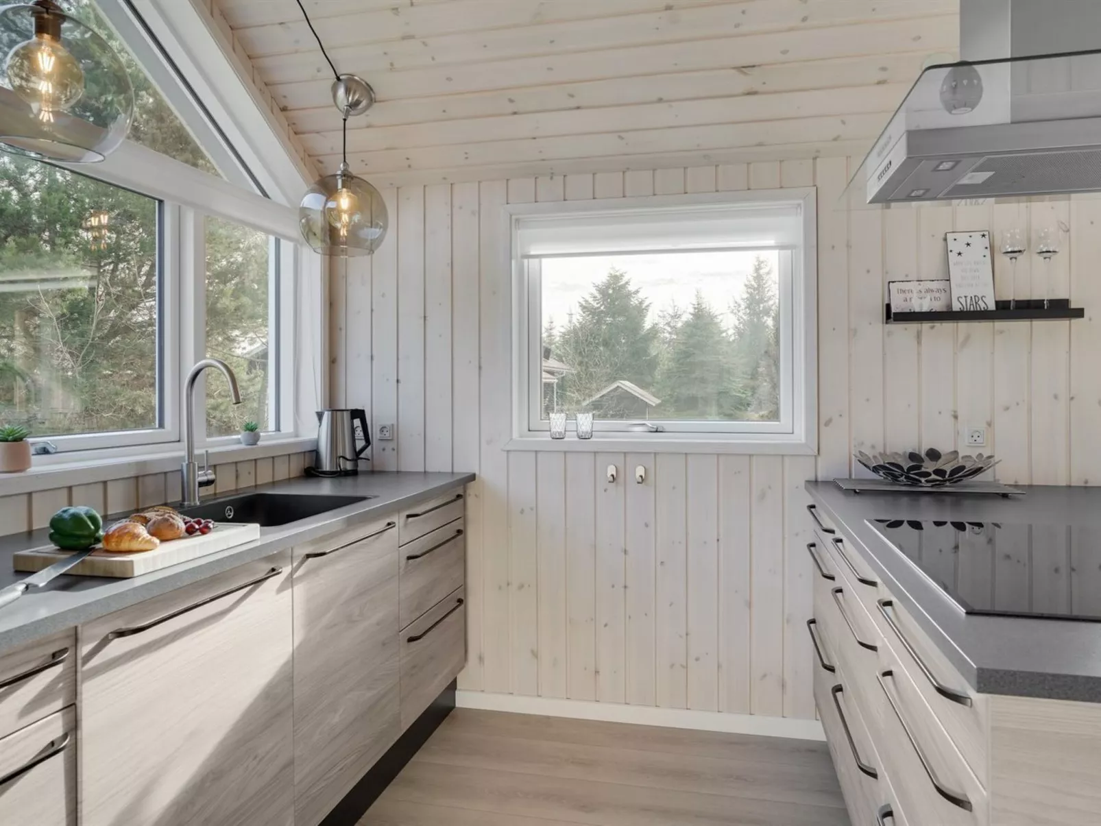 "Swavi" -  from the sea-Binnen