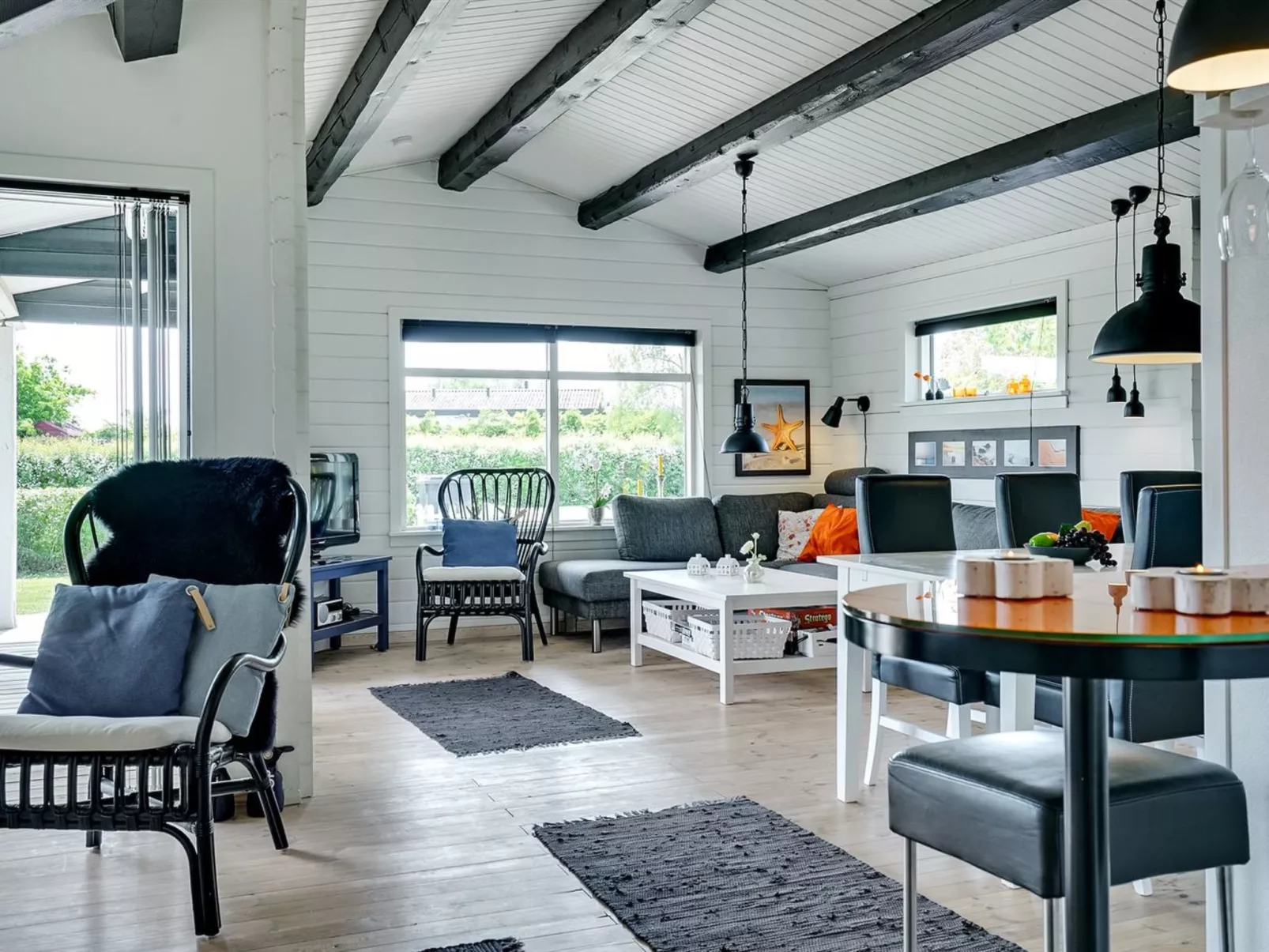 "Ølwir" - 400m to the fjord-Binnen