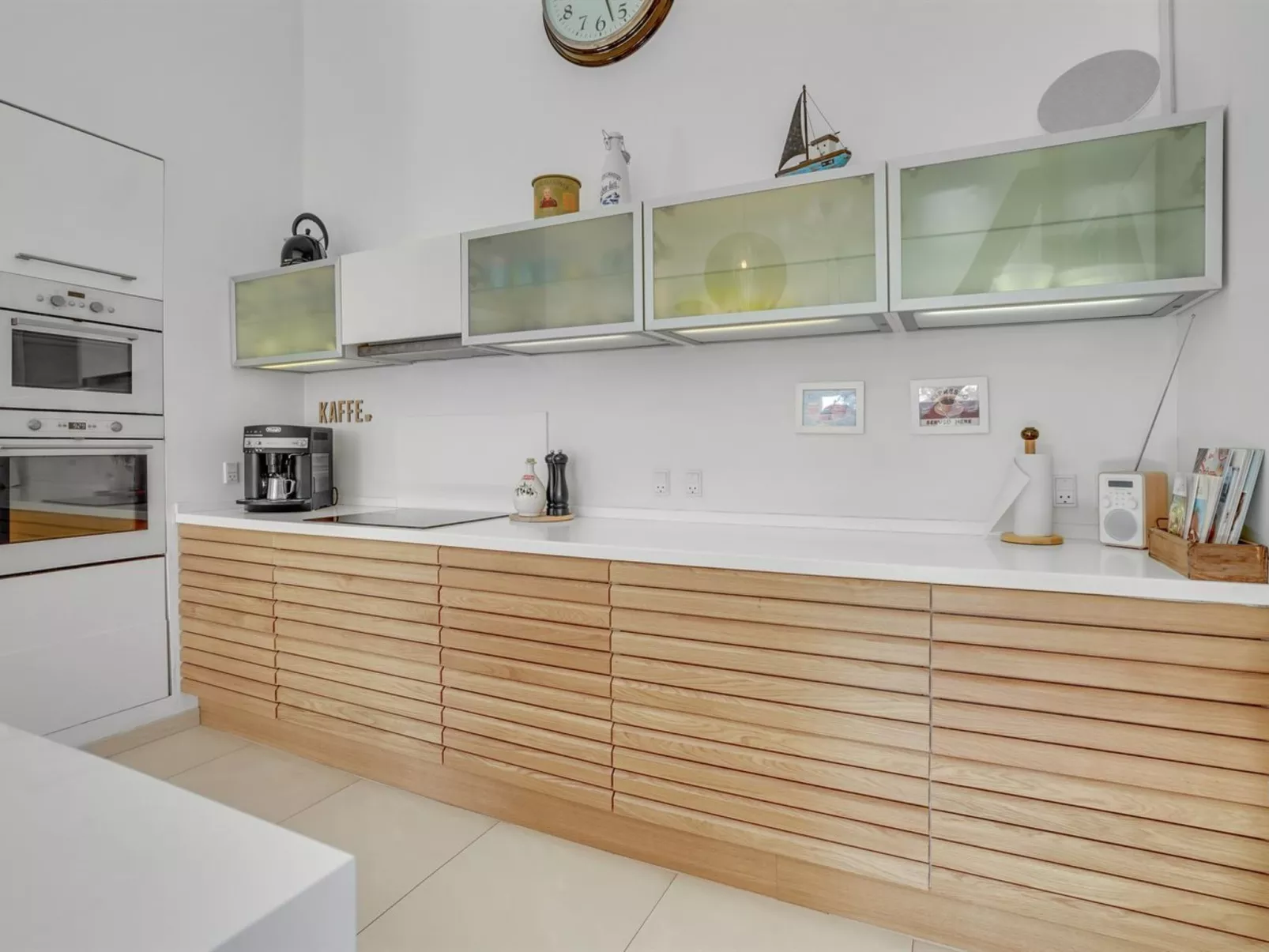 "Biorn" - 70m from the sea-Binnen