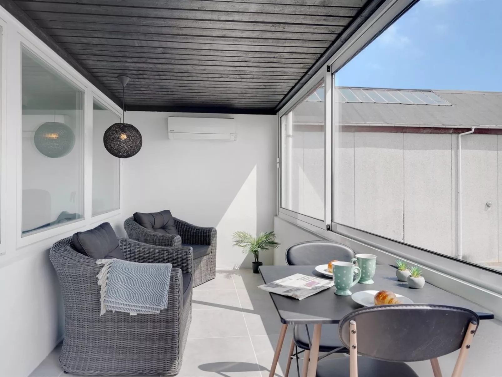 "Constance" - 50m from the sea-Binnen