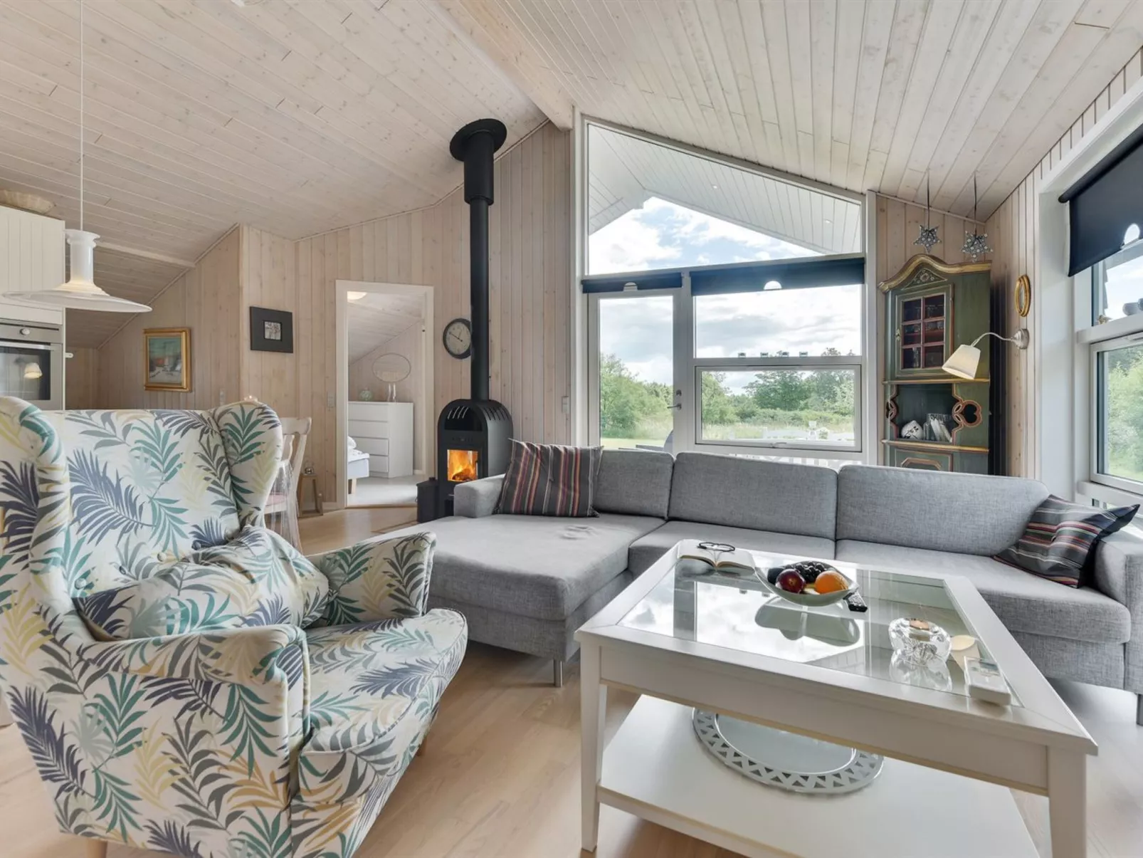 "Estrid" - 30km from the sea-Binnen