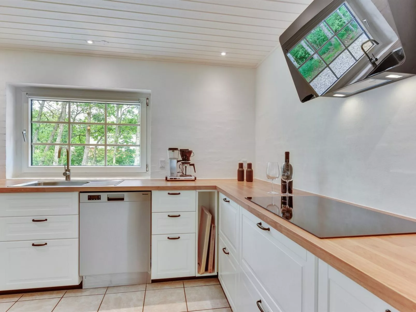 "Erla" - 2.3km from the sea-Binnen