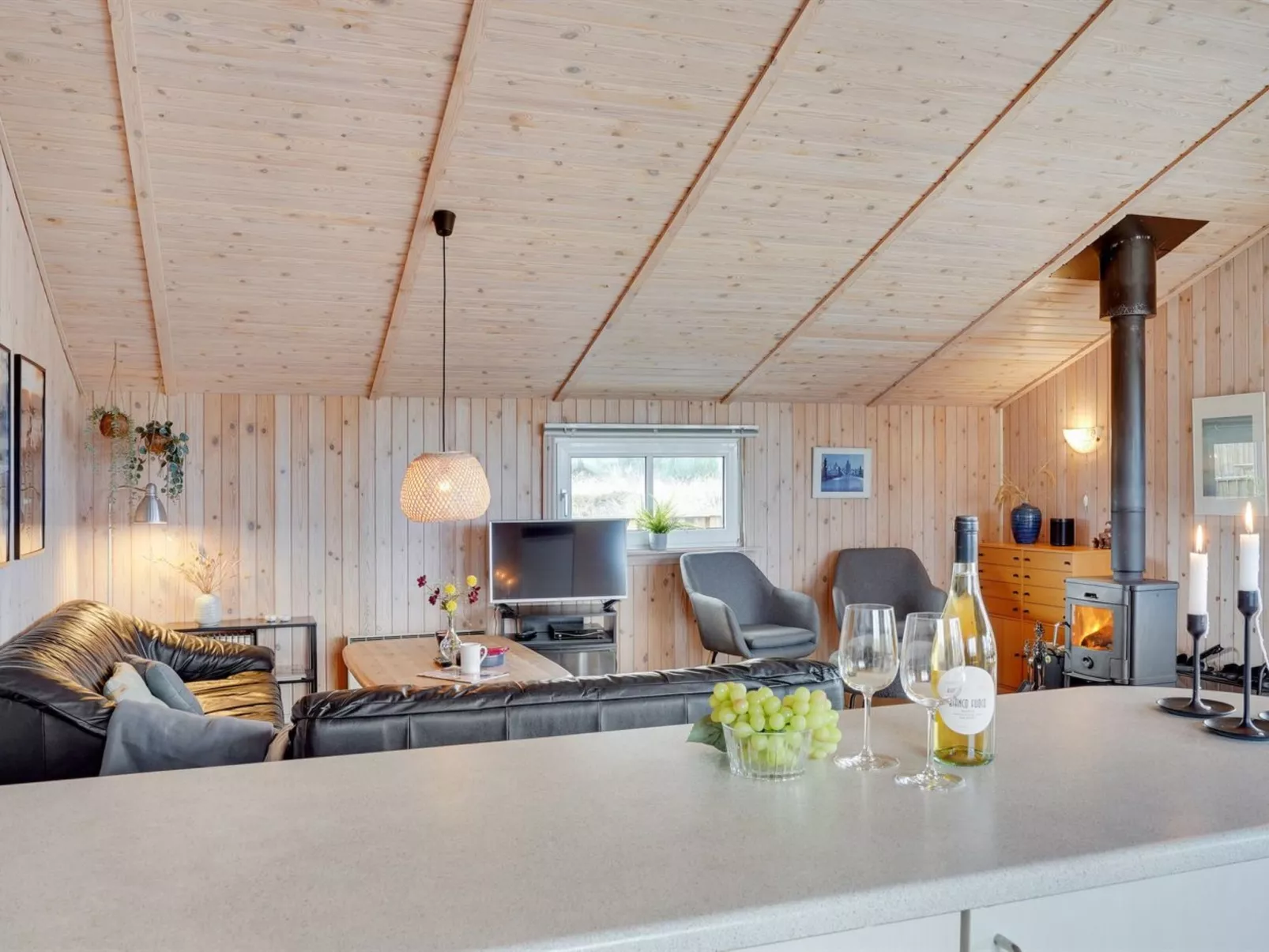 "Melanie" - 950m from the sea-Binnen