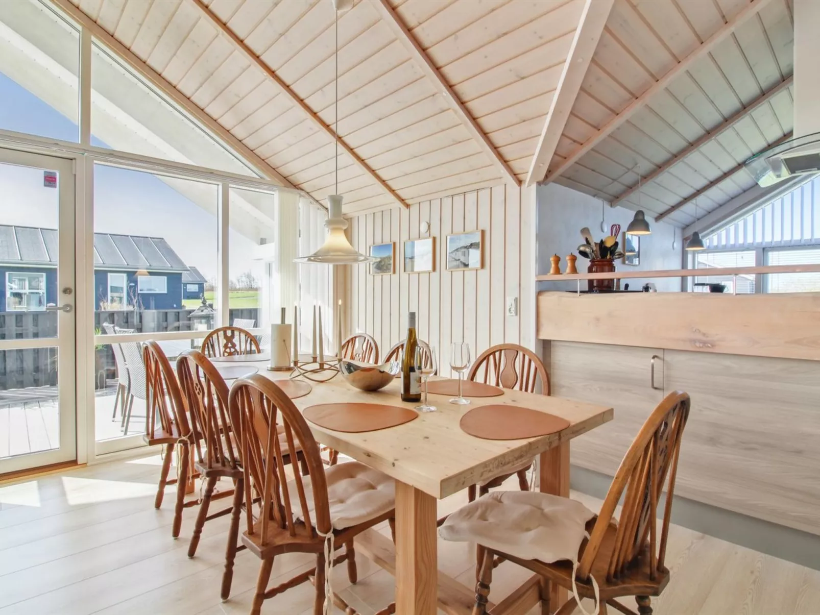 "Mirkka" - 1.5km from the sea-Binnen