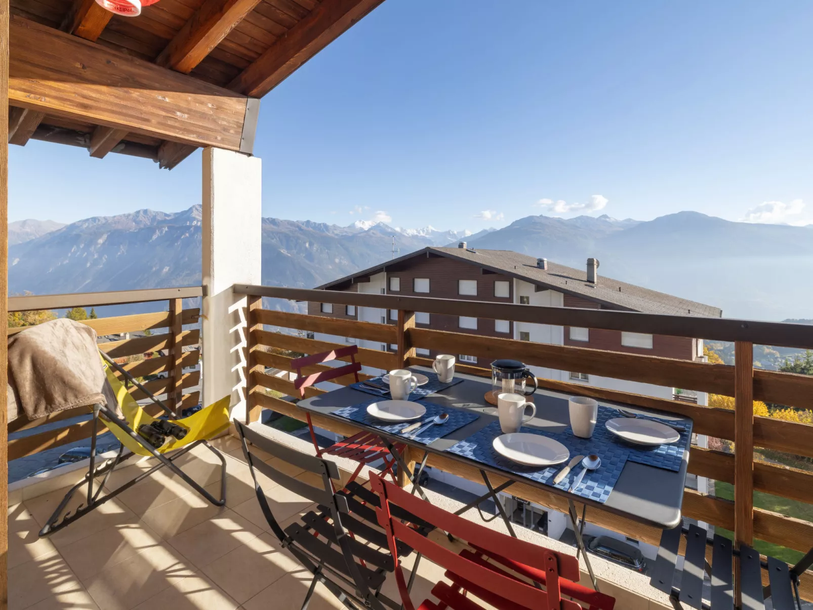 Belmont Est 80-Buiten