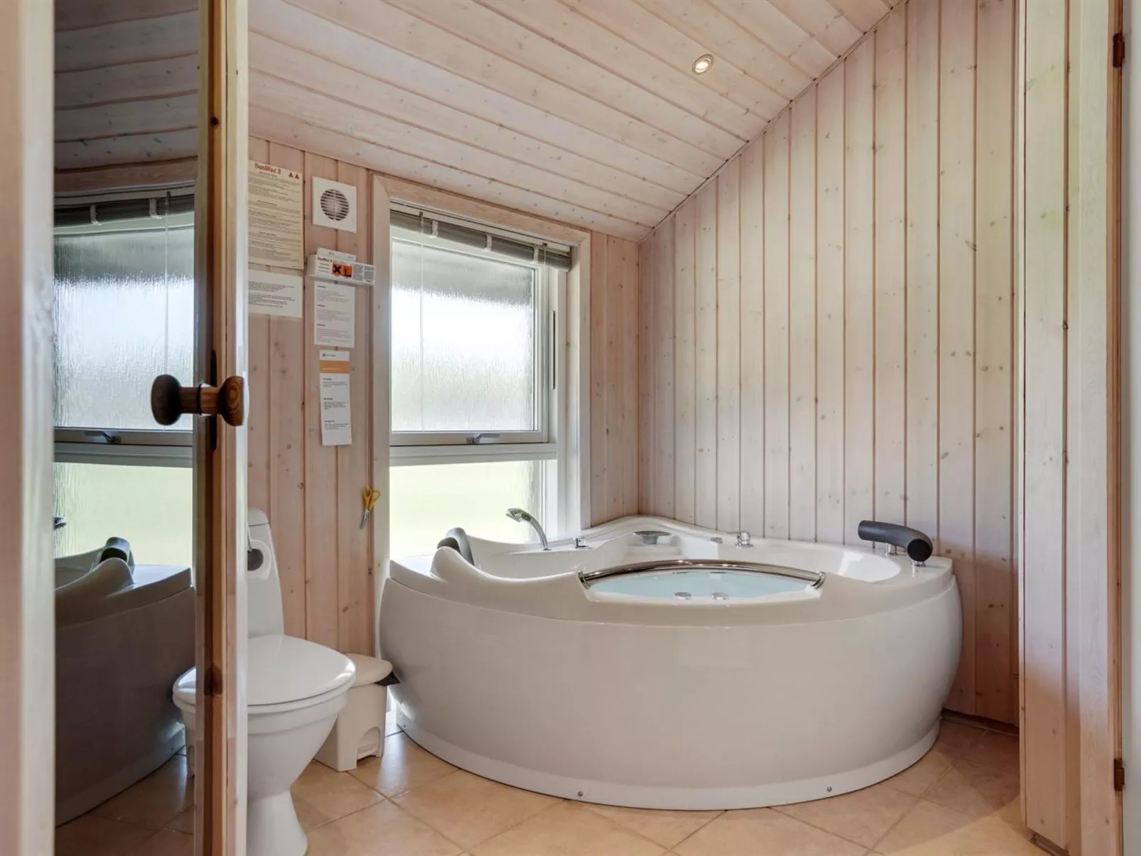 "Richard" - 4km from the sea-Binnen