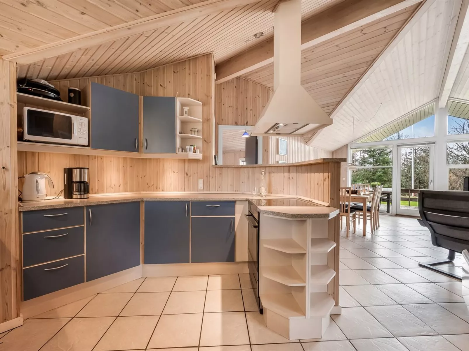 "Sesto" - 300m to the fjord-Binnen