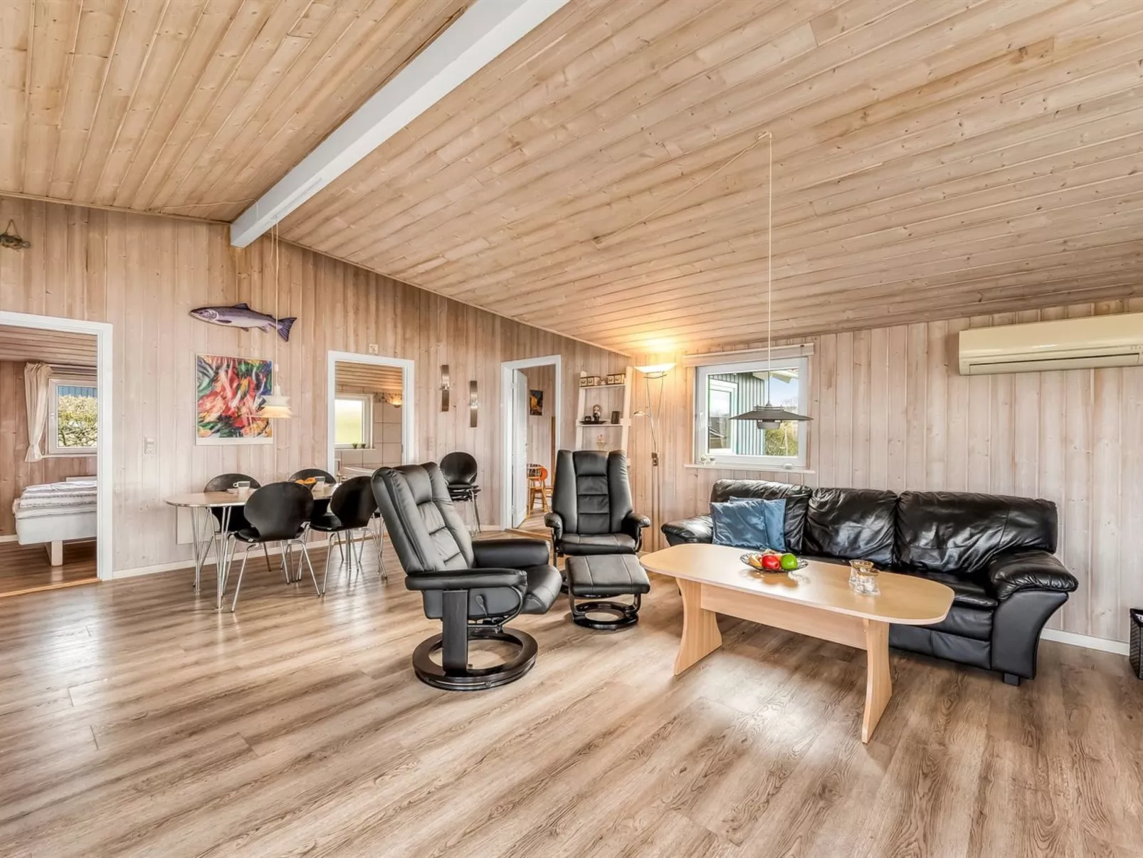 "Loviisa" - 300m to the fjord-Binnen