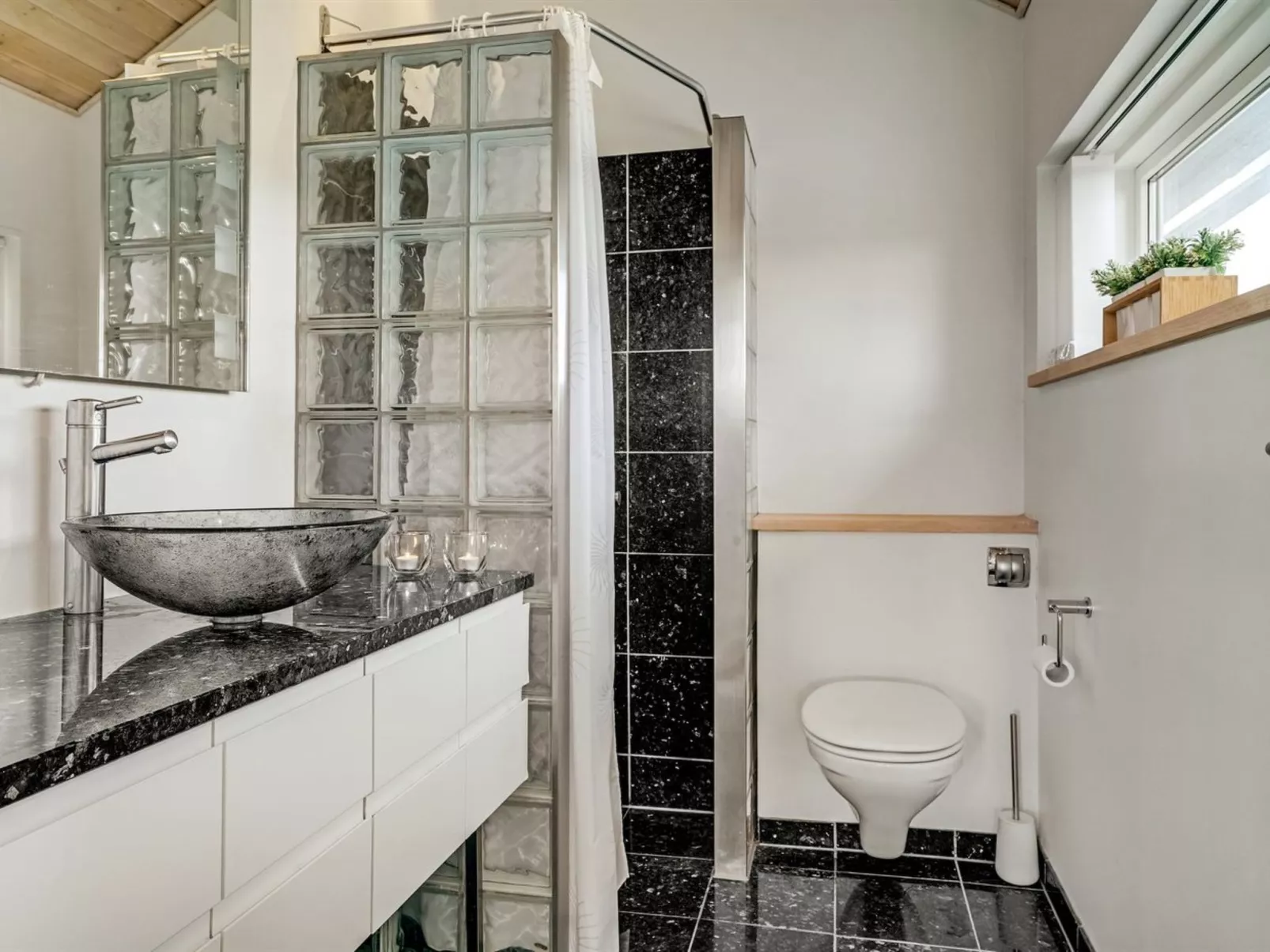 "Ejvind" - 100m from the sea-Binnen